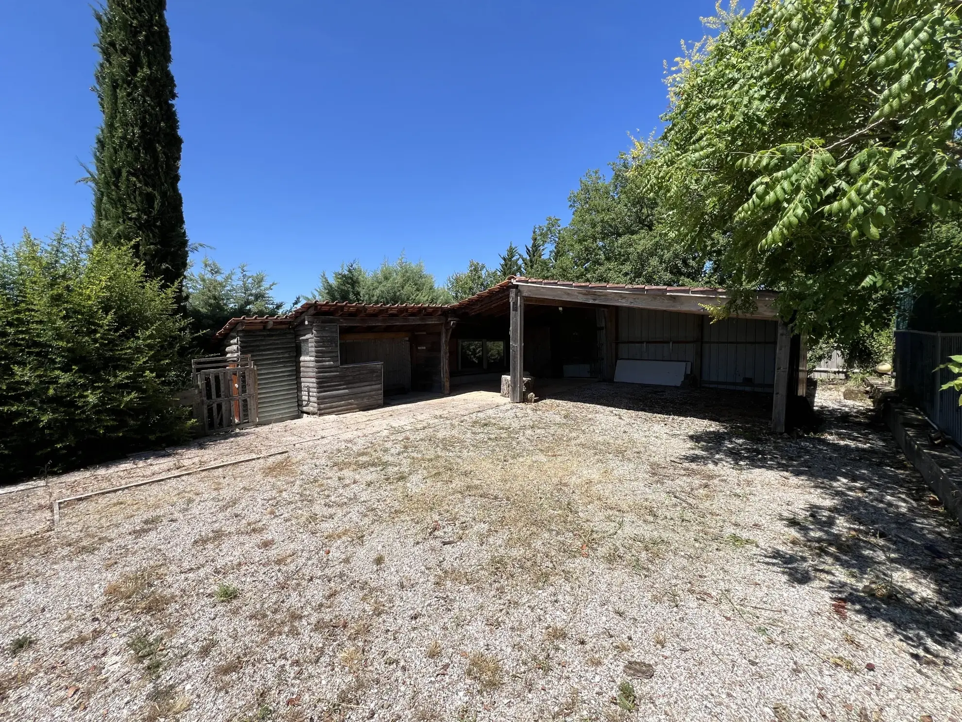 Maison familiale 5 chambres à vendre à Saint Paul Cap de Joux, vue campagne 