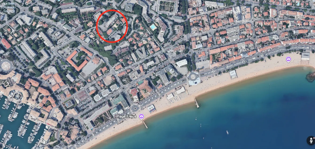 Appartement 3 pièces à Fréjus Plage avec parking et potentiel de rénovation 