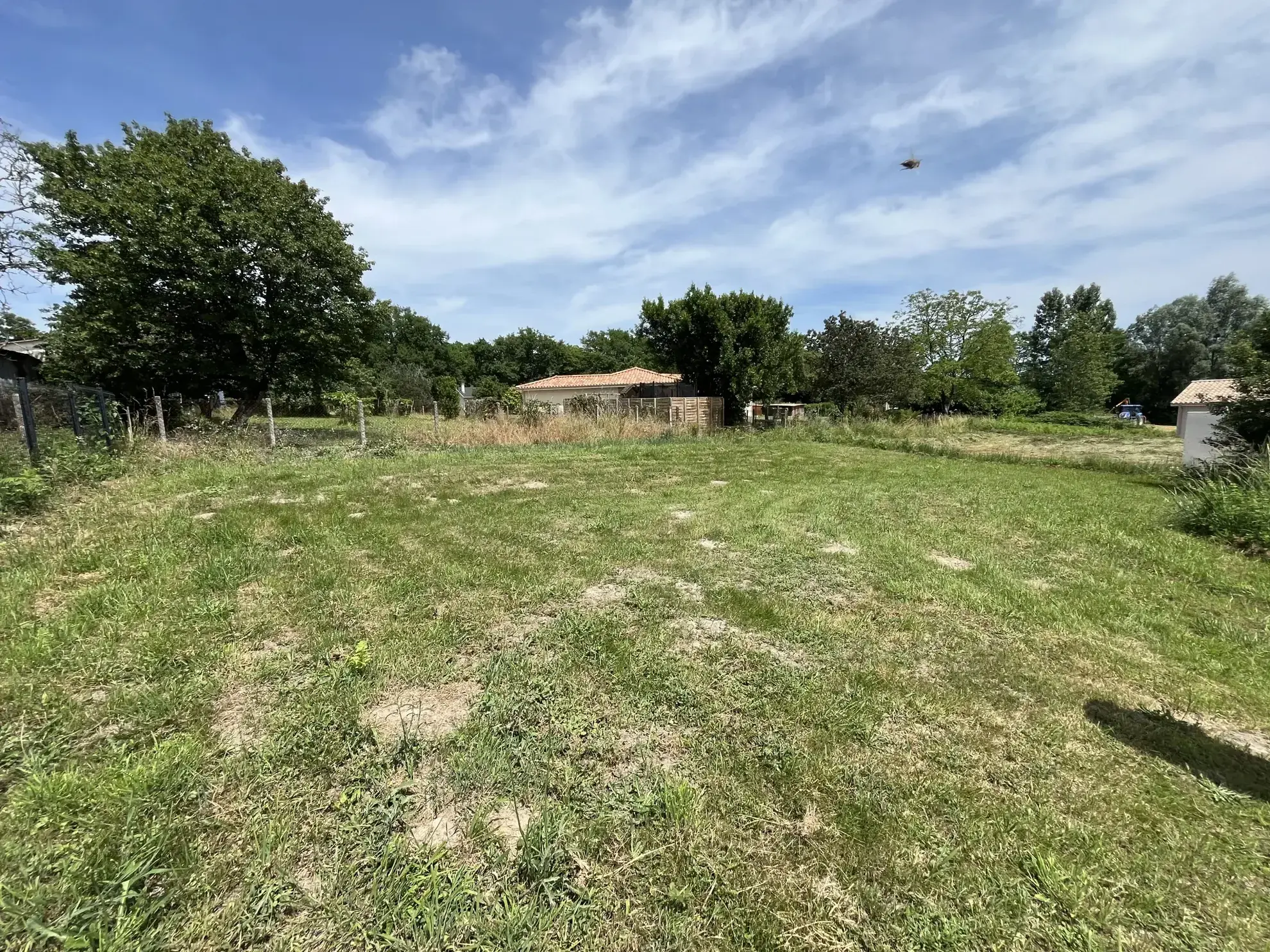 Terrain à bâtir de 910 m² à Bazas, idéal pour votre résidence principale ou investissement