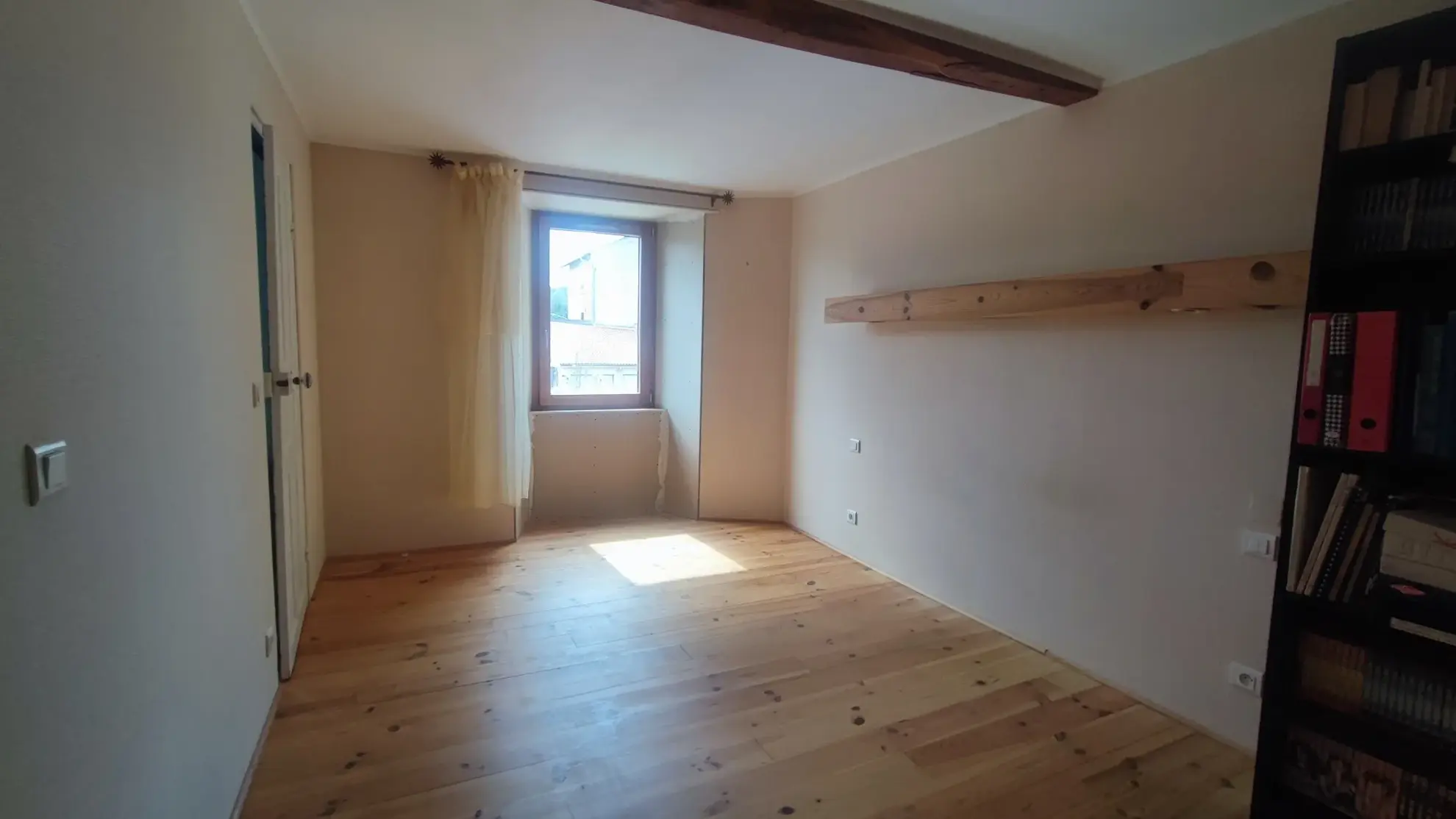 Maison de village à Alboussière avec jardin, garage et 4 chambres 