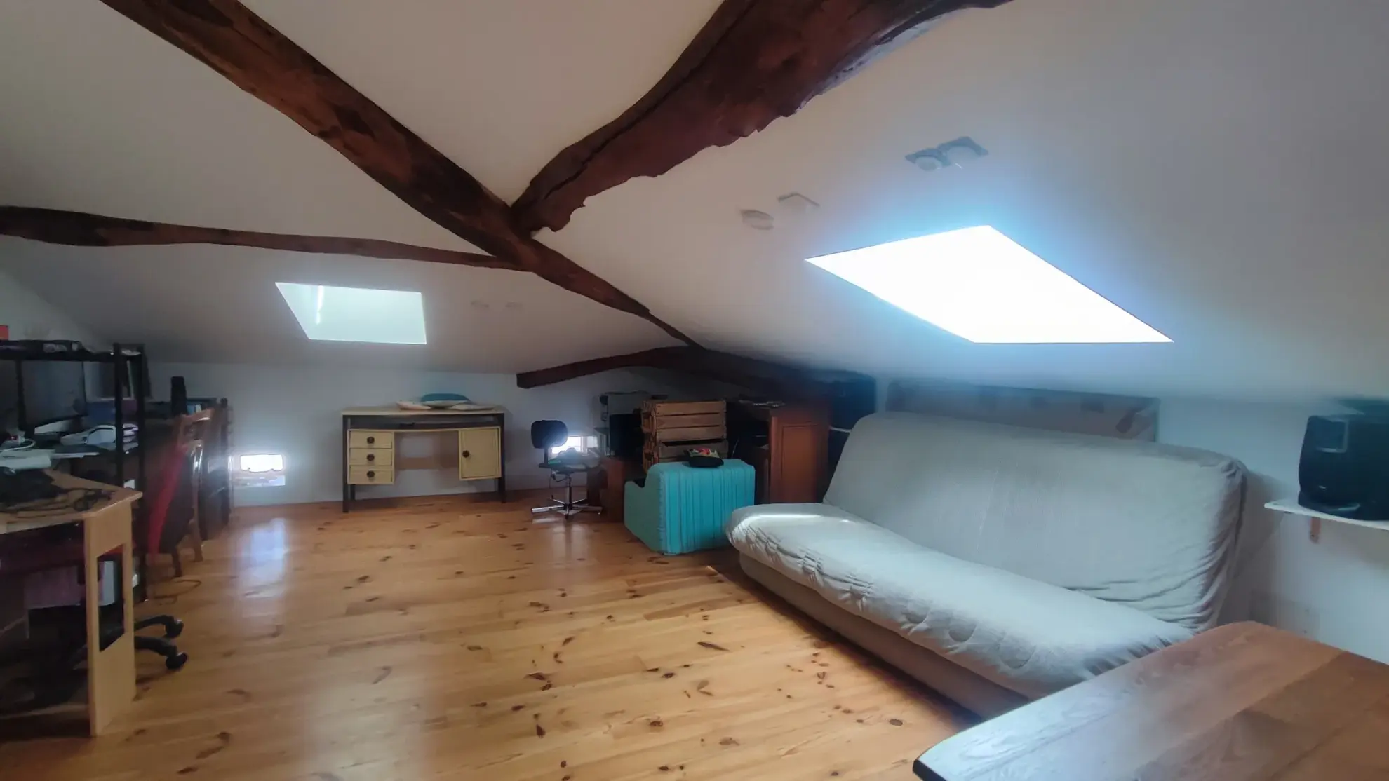 Maison de village à Alboussière avec jardin, garage et 4 chambres 