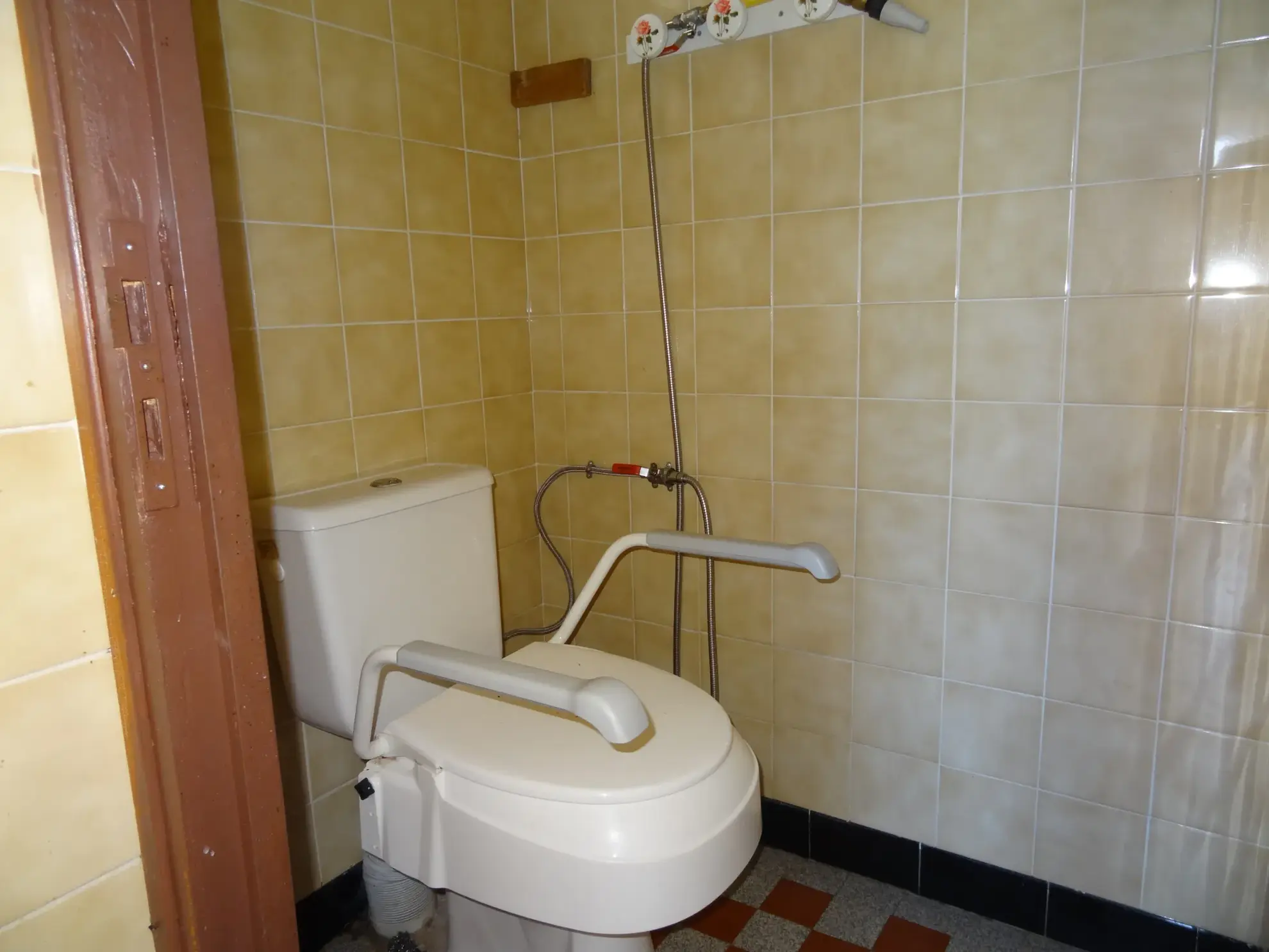 Maison de campagne avec dépendances et sous-sol complet à Saint-Nicolas-du-Pélem 