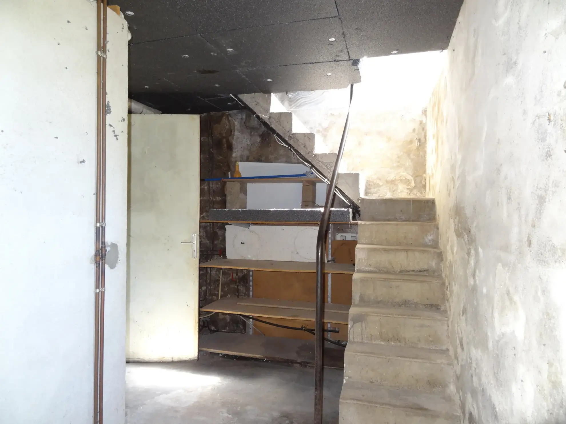 Maison de campagne avec dépendances et sous-sol complet à Saint-Nicolas-du-Pélem 