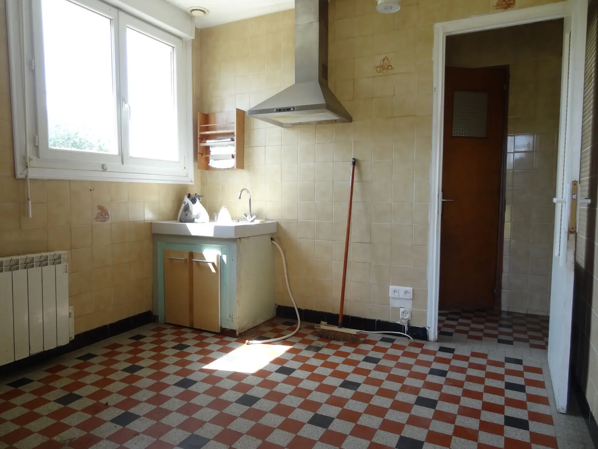 Maison de campagne avec dépendances et sous-sol complet à Saint-Nicolas-du-Pélem 