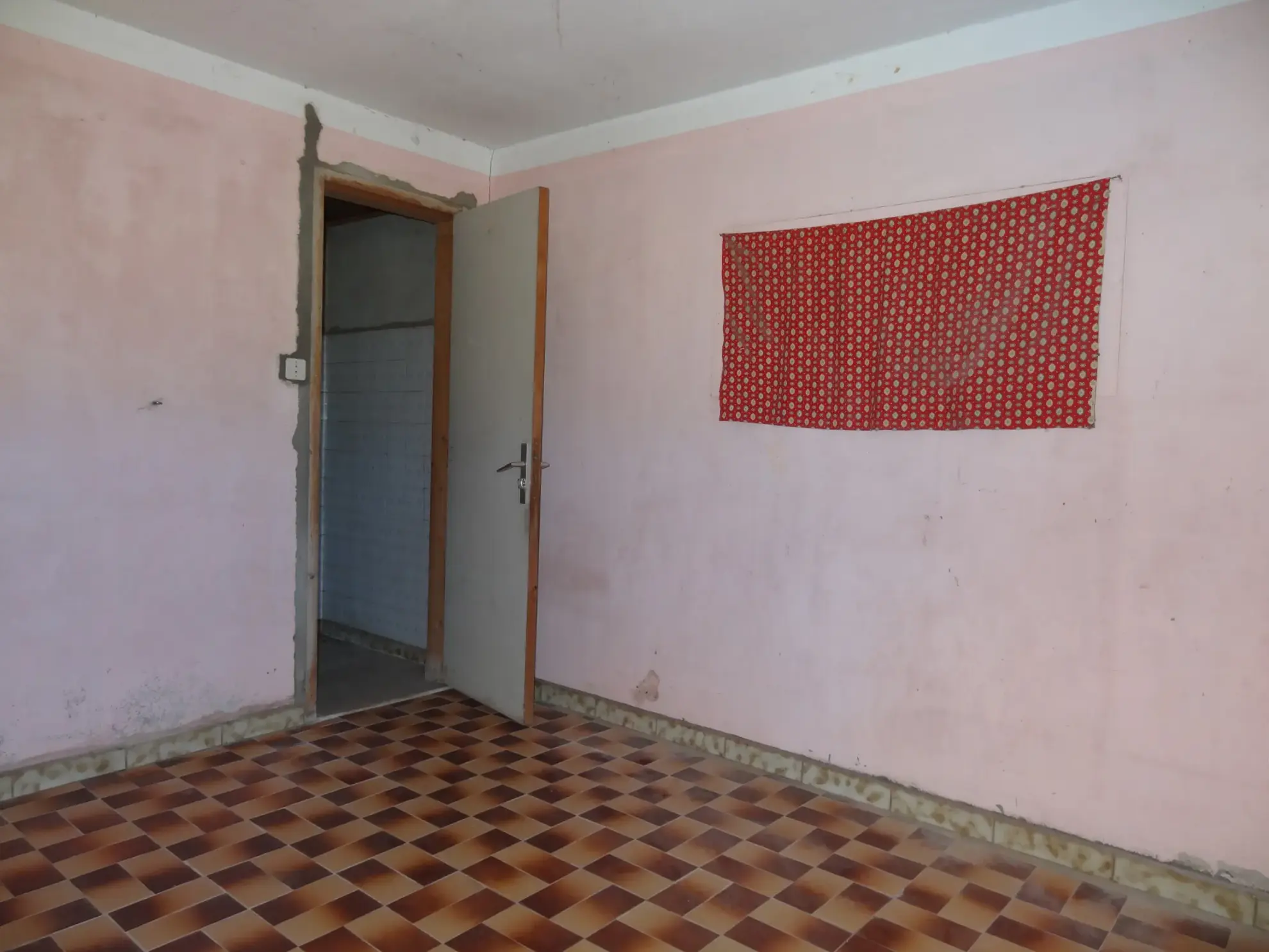 Maison de campagne avec dépendances et sous-sol complet à Saint-Nicolas-du-Pélem 