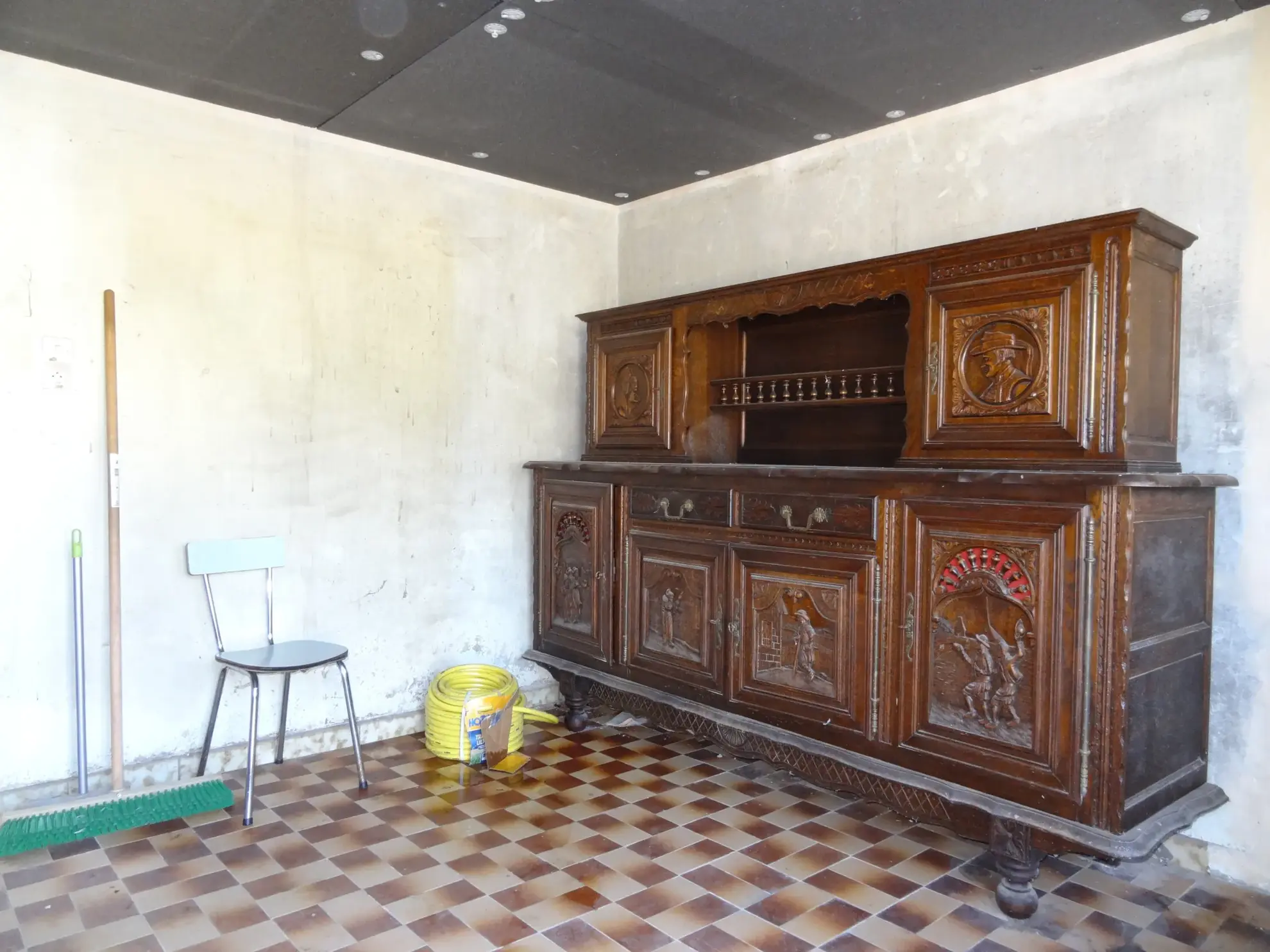 Maison de campagne avec dépendances et sous-sol complet à Saint-Nicolas-du-Pélem 