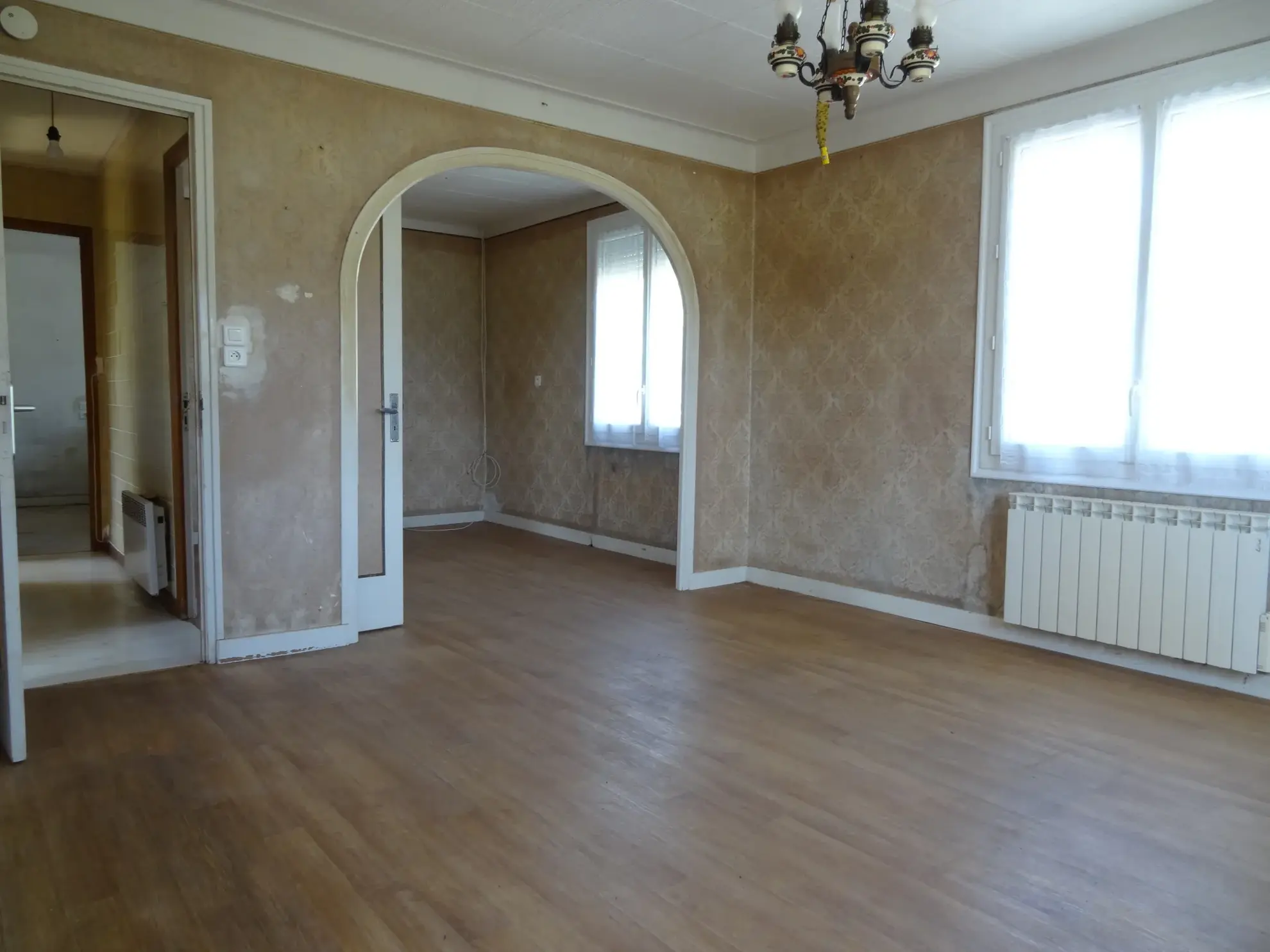 Maison de campagne avec dépendances et sous-sol complet à Saint-Nicolas-du-Pélem 