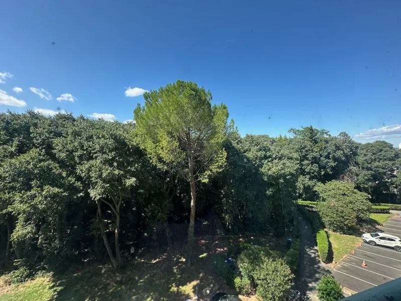 Appartement T3 lumineux avec balcon et parking à Nîmes Sud 