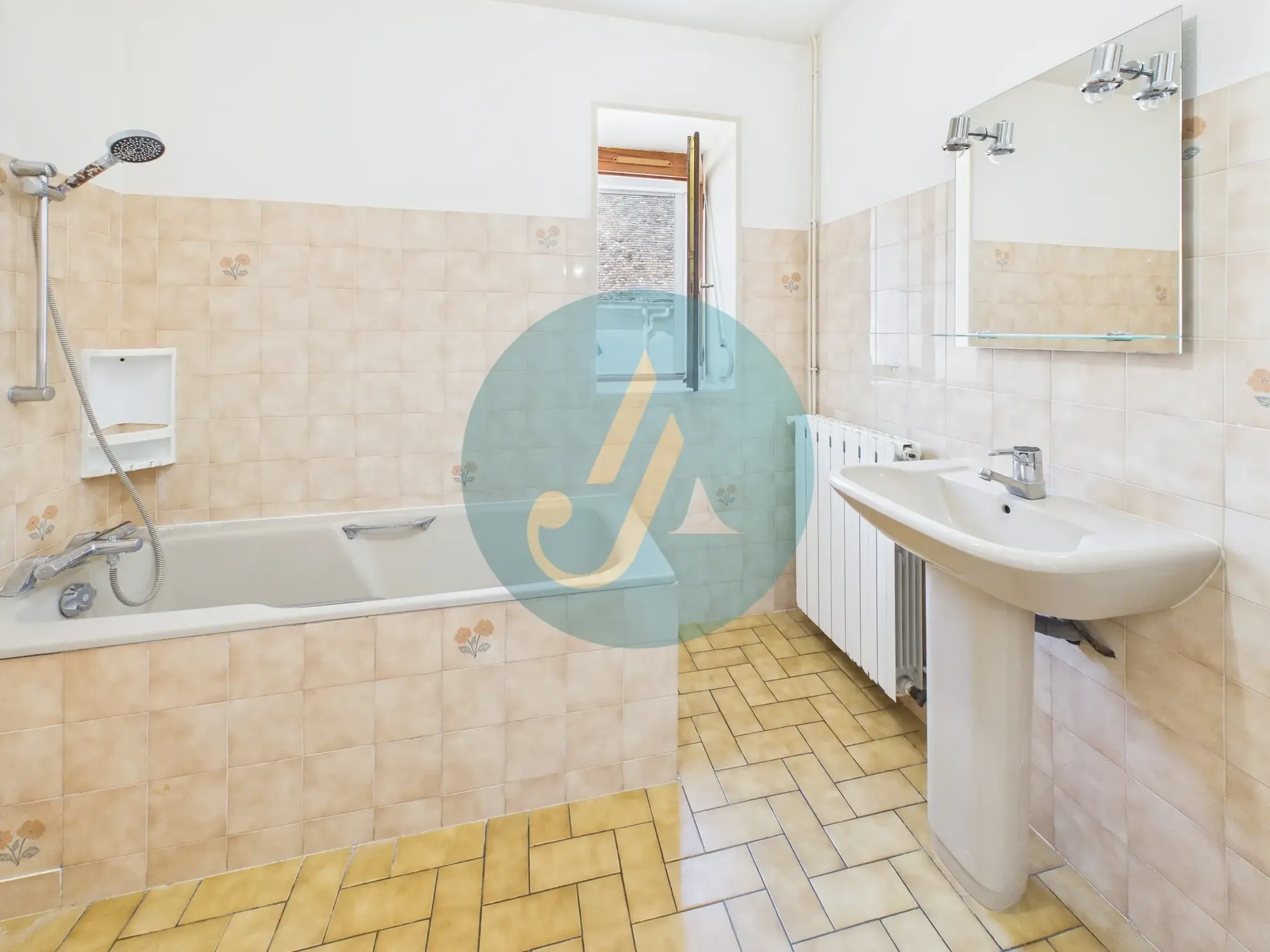 Maison de 81 m² avec dépendances et terrain clos près de Nevers 