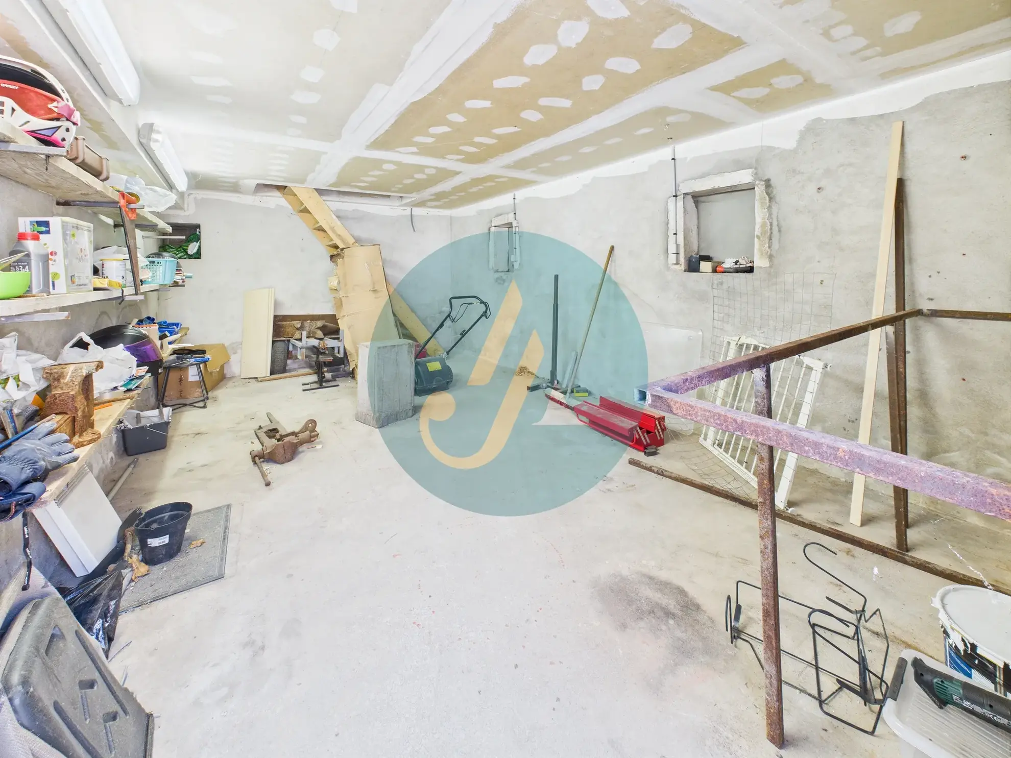 Maison de 81 m² avec dépendances et terrain clos près de Nevers 