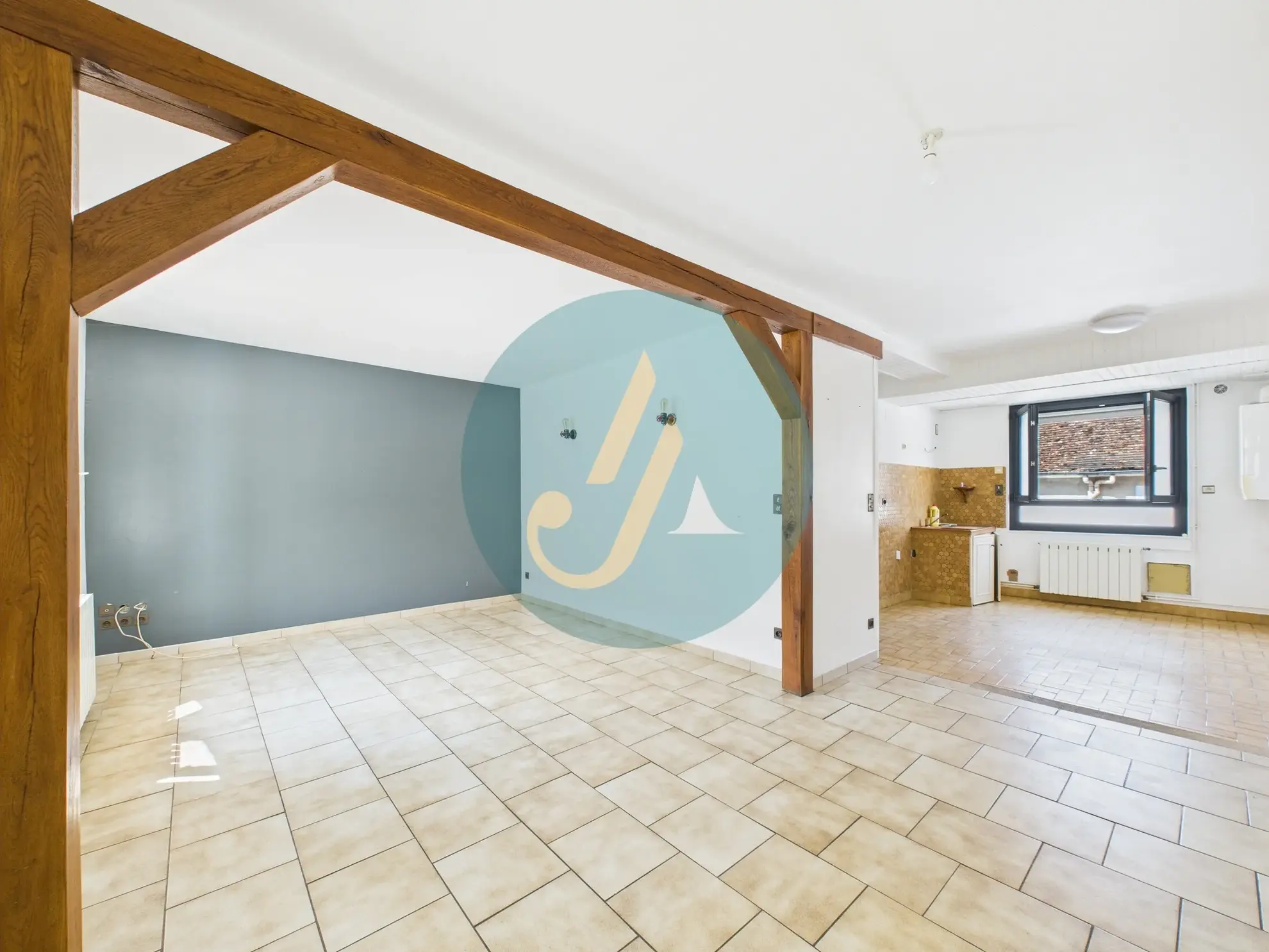 Maison de 81 m² avec dépendances et terrain clos près de Nevers