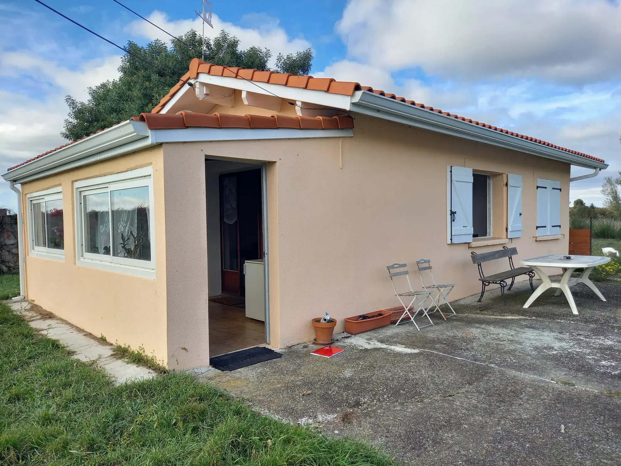 À vendre deux maisons avec terrain de 3615 m2 à Lherm près de Muret 