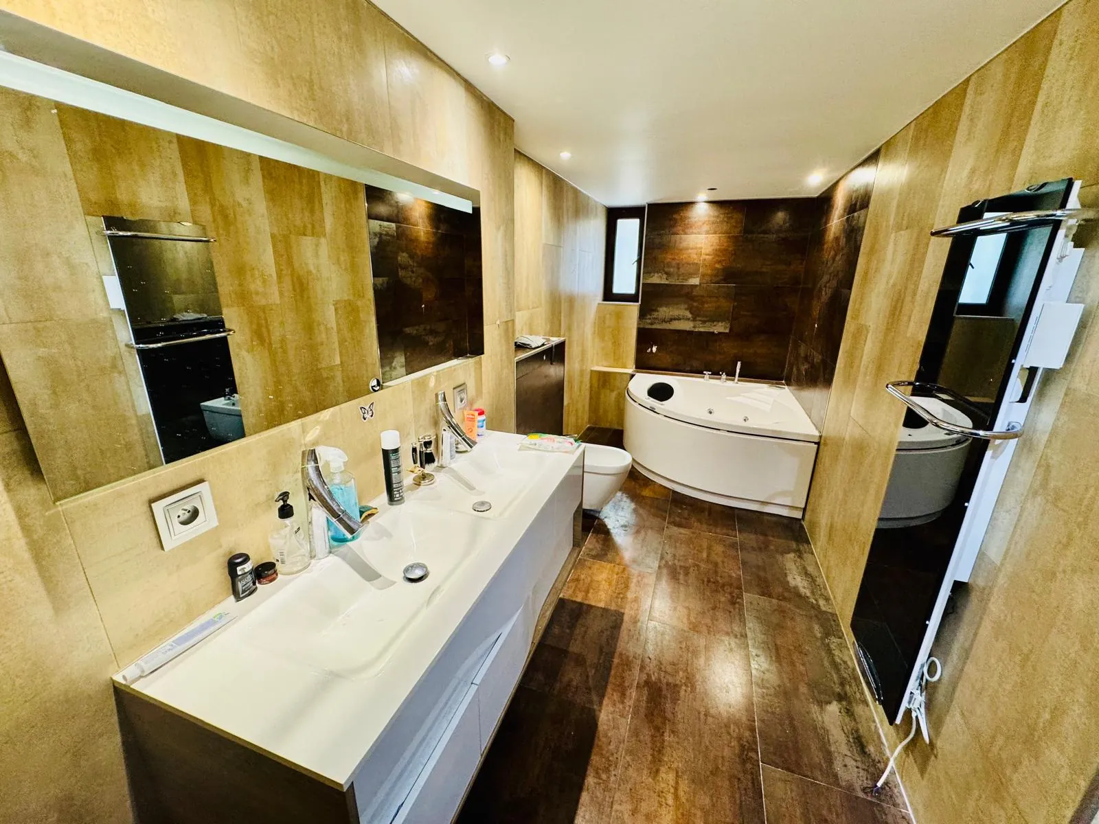 Magnifique maison rénovée de village à Livet-et-Gavet avec jardin et terrasse 