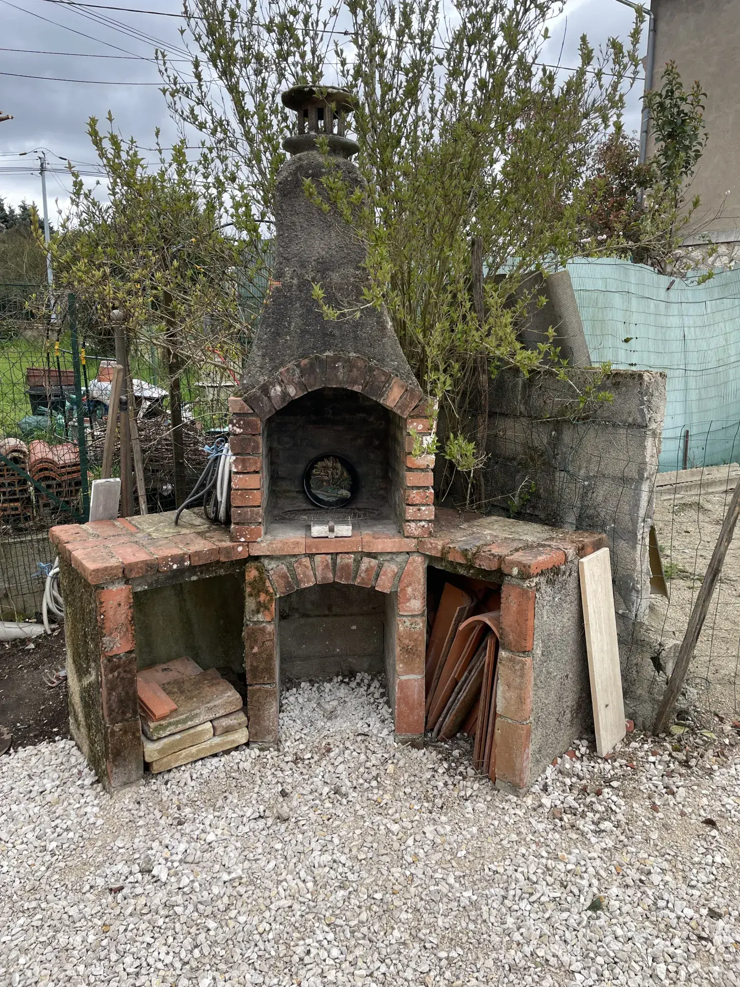Maison familiale à Montauban avec 4 chambres, jardin et terrasse, idéalement située 