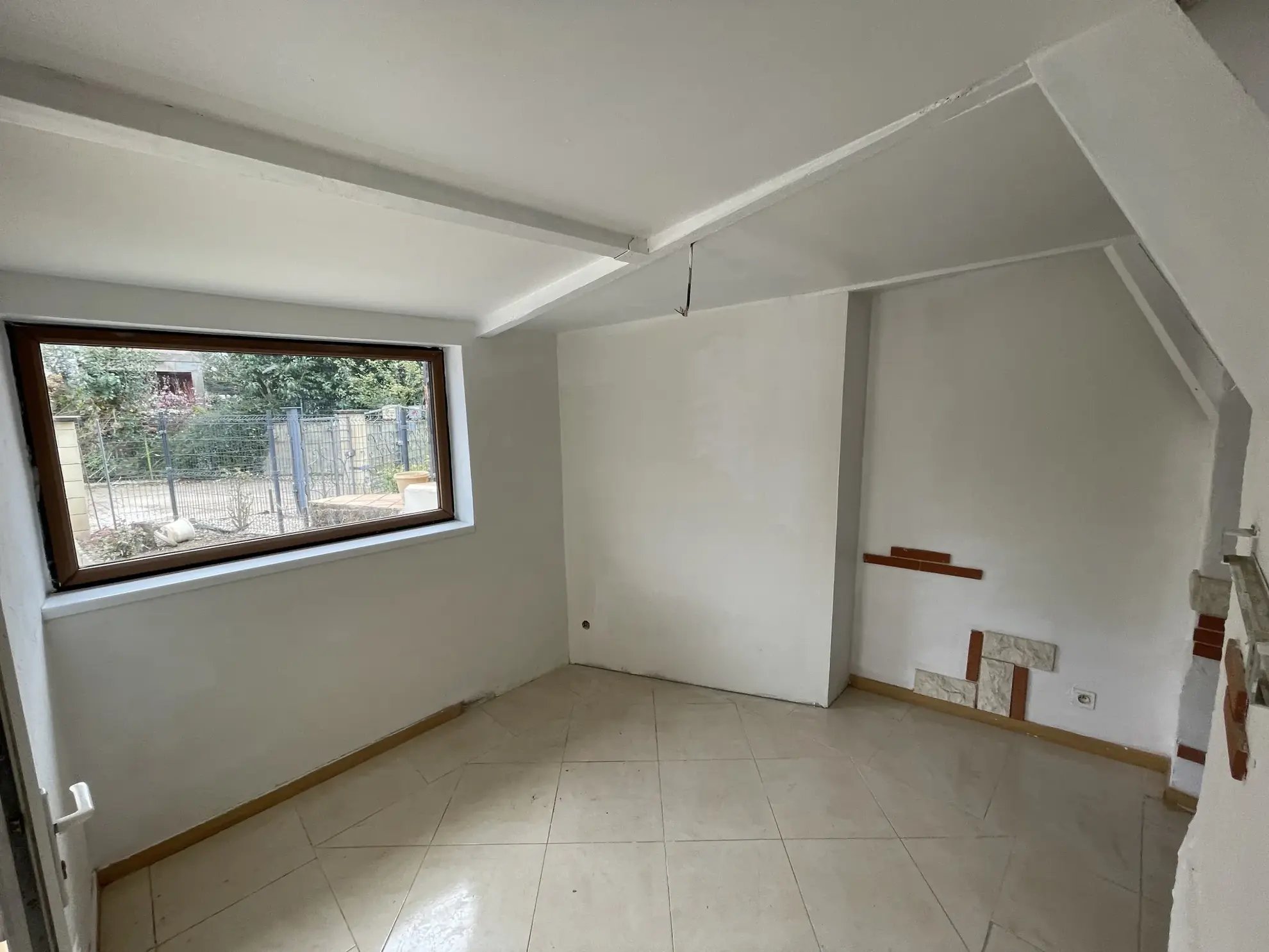 Maison familiale à Montauban avec 4 chambres, jardin et terrasse, idéalement située 