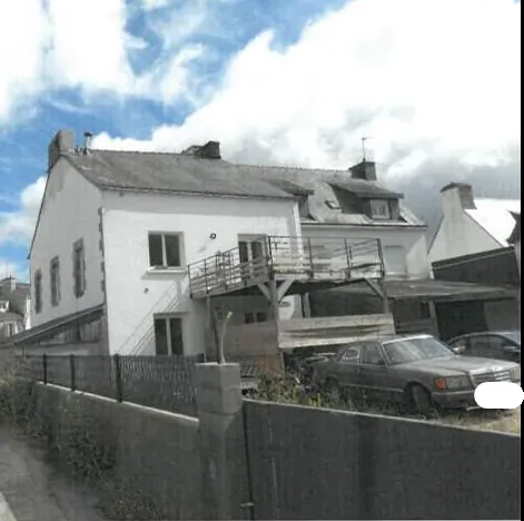 Maison T5 à Baud de 123 m² avec jardin, garage et balcon en vente aux enchères