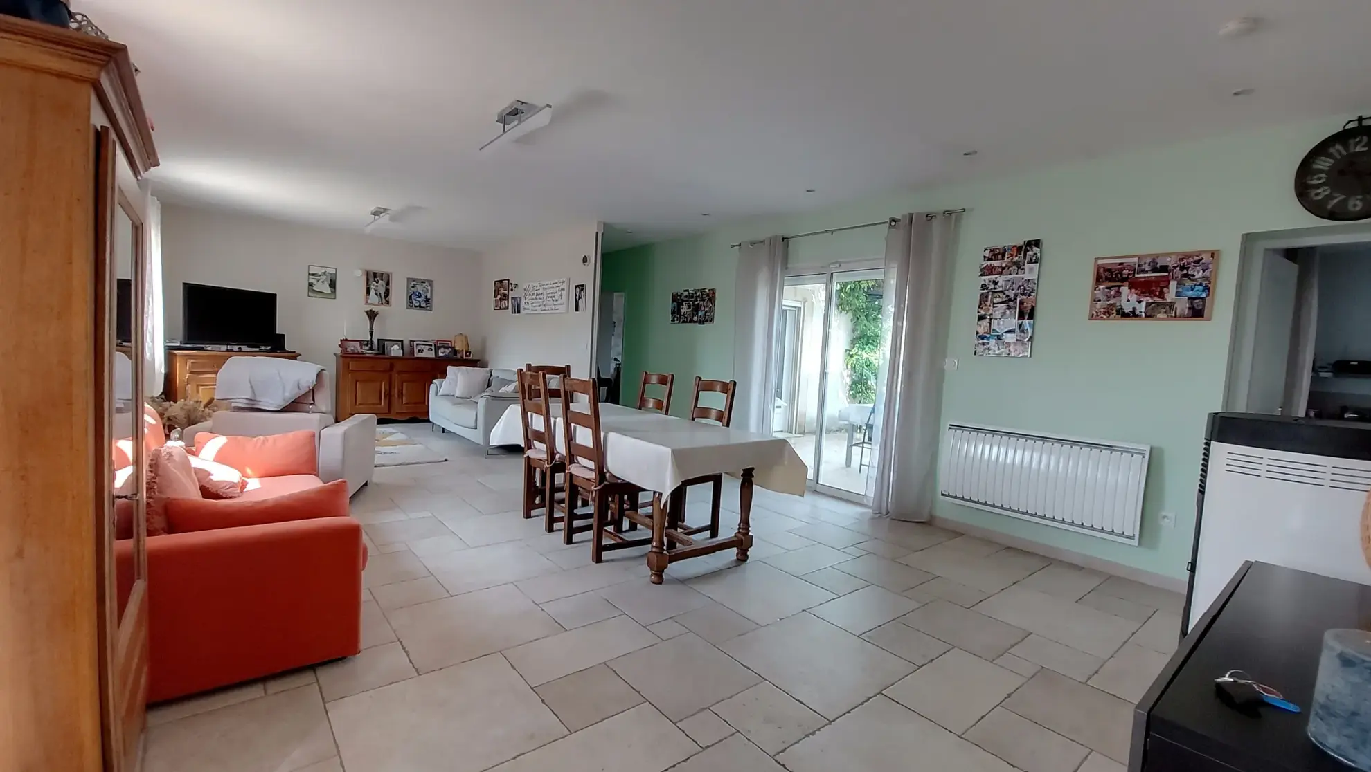 Villa récente avec terrasse, garage et terrain clos à Pont Saint Esprit 30130 