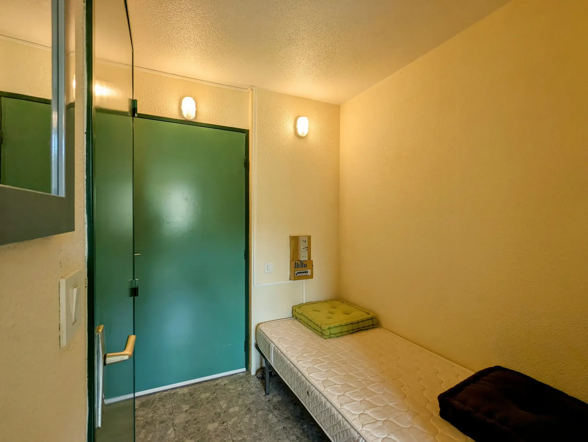 Studio à vendre de 16 m² avec vue dégagée à Lamalou-les-Bains 