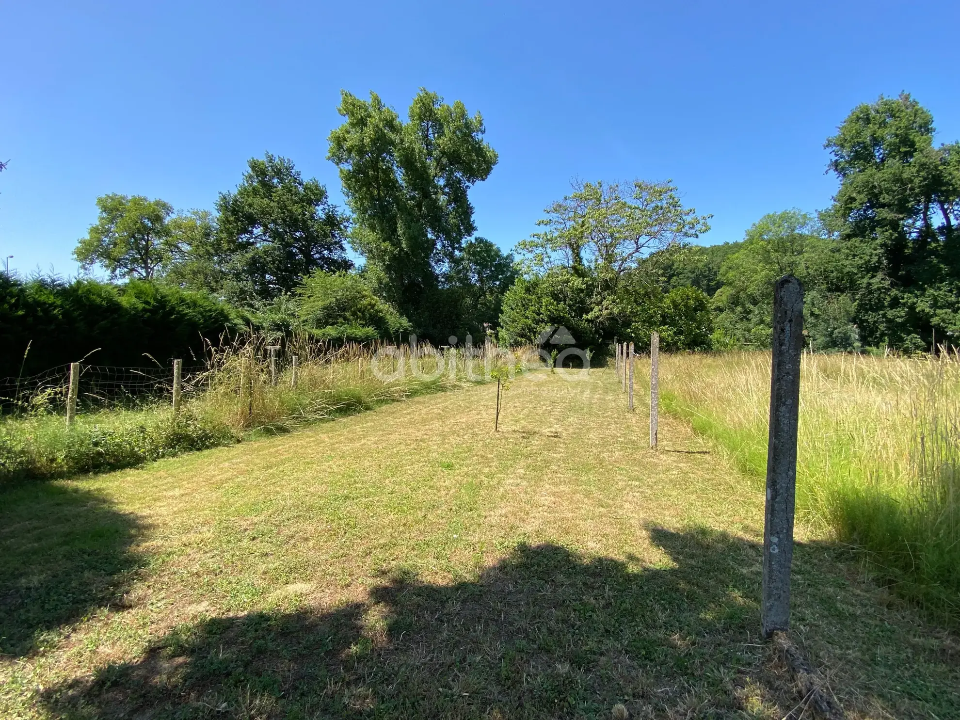 Maison rénovée de 110 m² avec dépendances et jardin à Exideuil-Sur-Vienne 