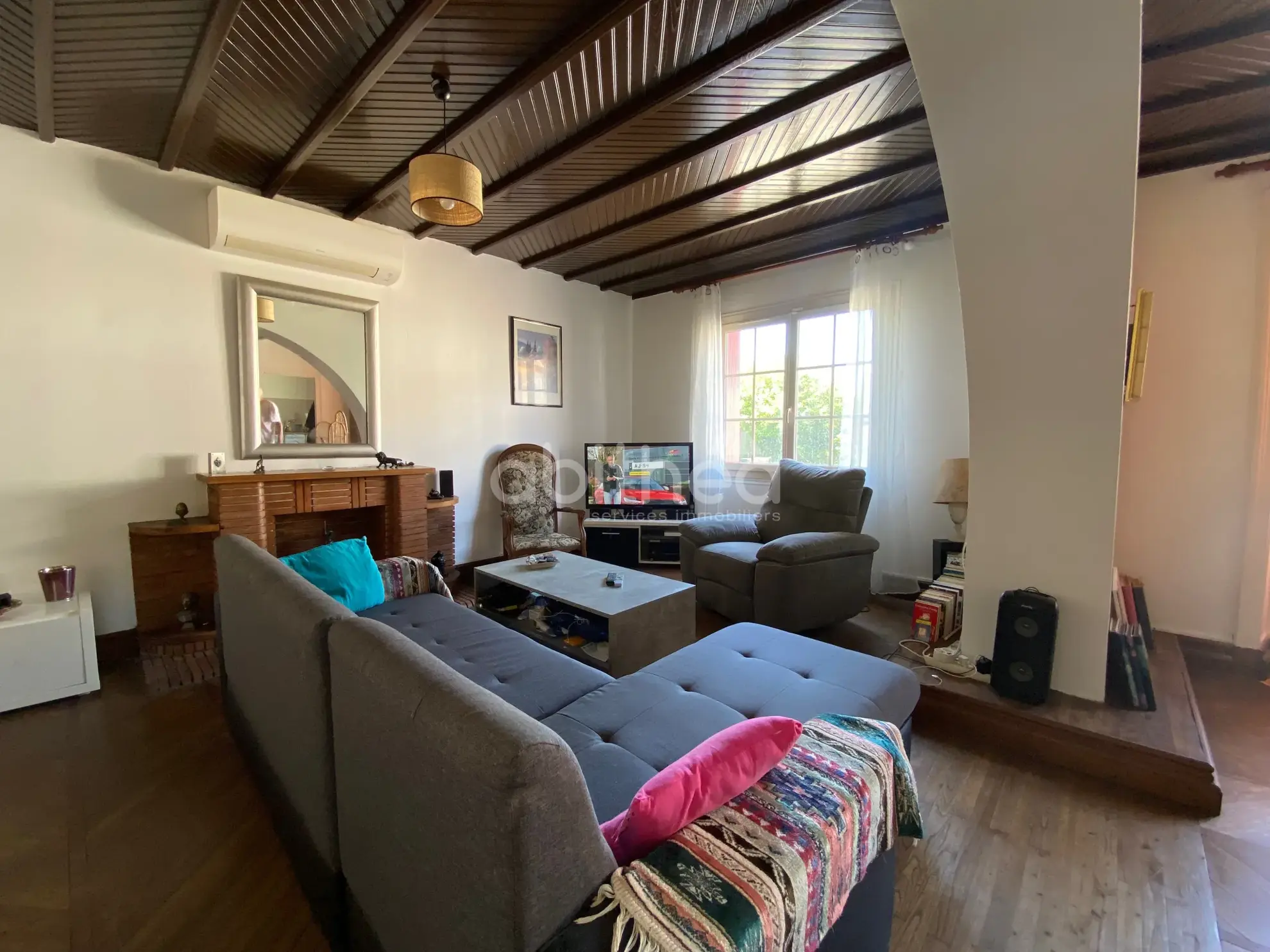 Maison rénovée de 110 m² avec dépendances et jardin à Exideuil-Sur-Vienne 