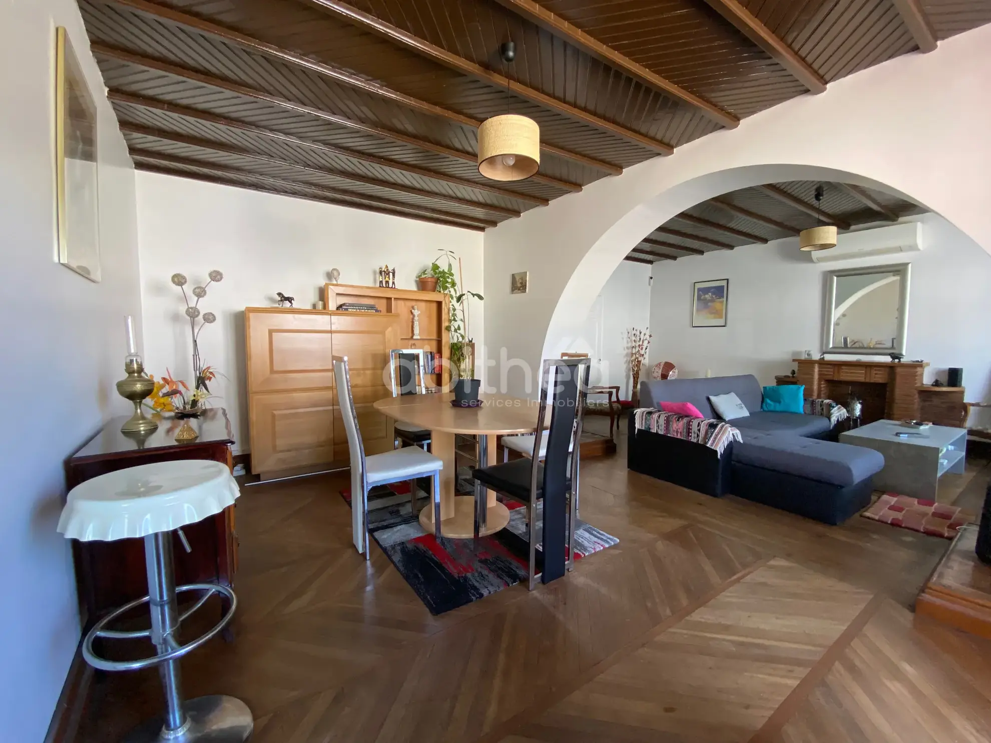 Maison rénovée de 110 m² avec dépendances et jardin à Exideuil-Sur-Vienne 