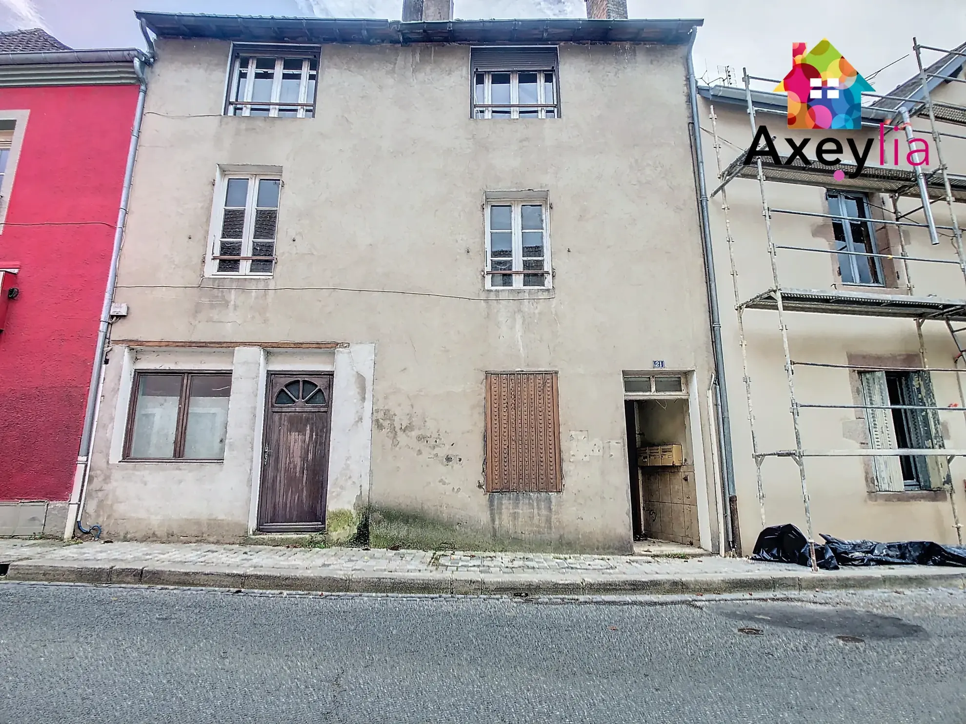 Immeuble à Rénover avec 3 Logements à Toulon sur Arroux - Investissement Immobilier