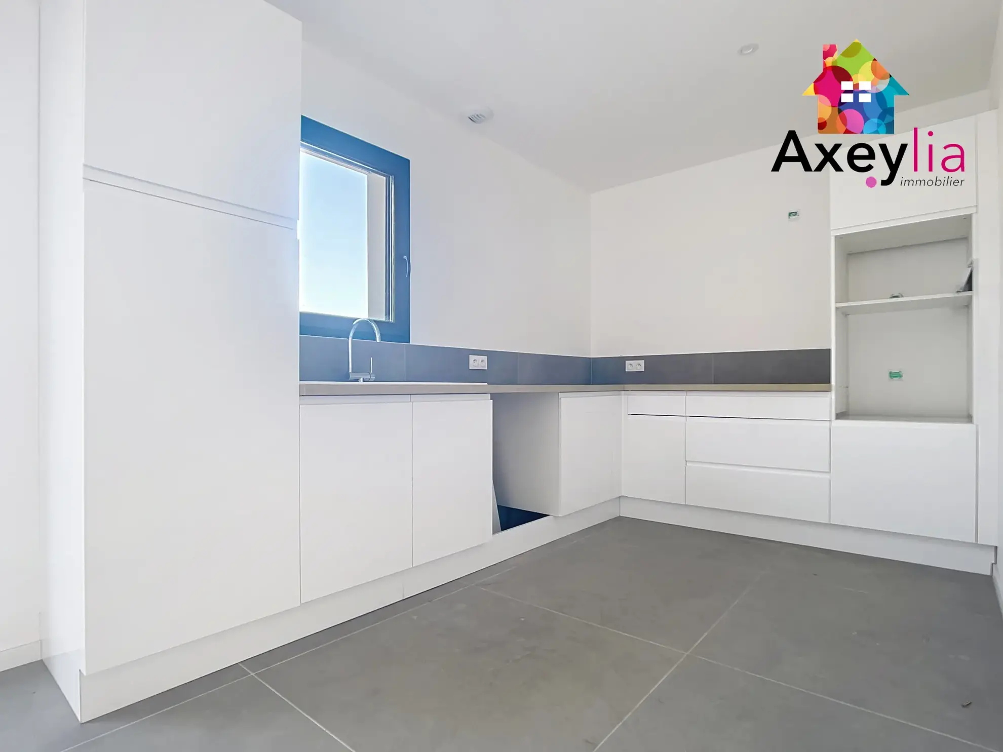 Maison neuve de plain-pied à Vougy avec grand terrain et vue sur la côte roannaise 