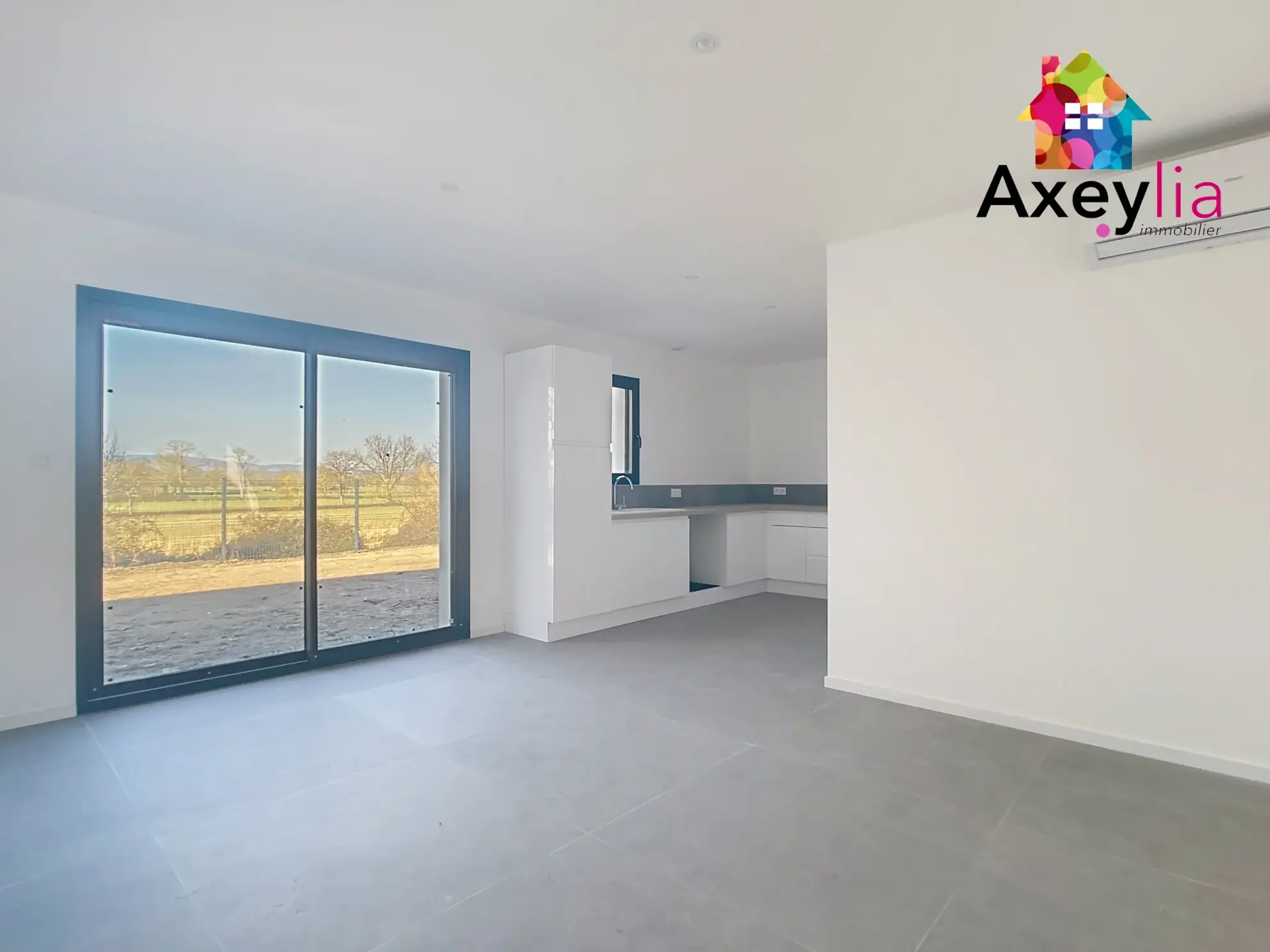 Maison neuve de plain-pied à Vougy avec grand terrain et vue sur la côte roannaise 