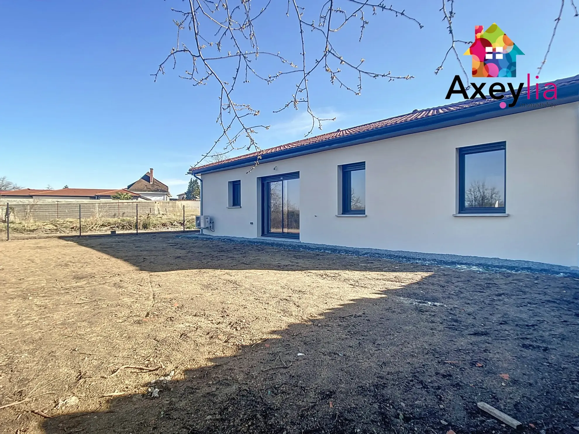 Maison neuve de plain-pied à Vougy avec grand terrain et vue sur la côte roannaise