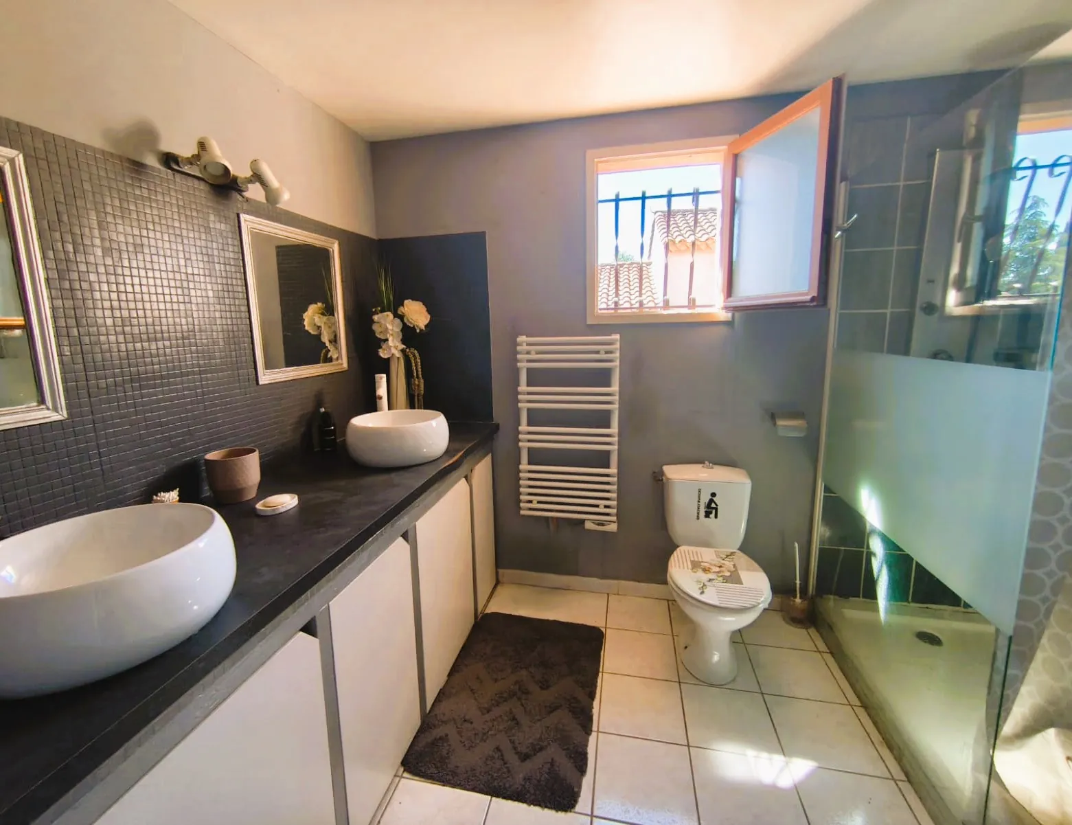 Maison avec piscine à Tarascon - 4 chambres et extérieur agréable 