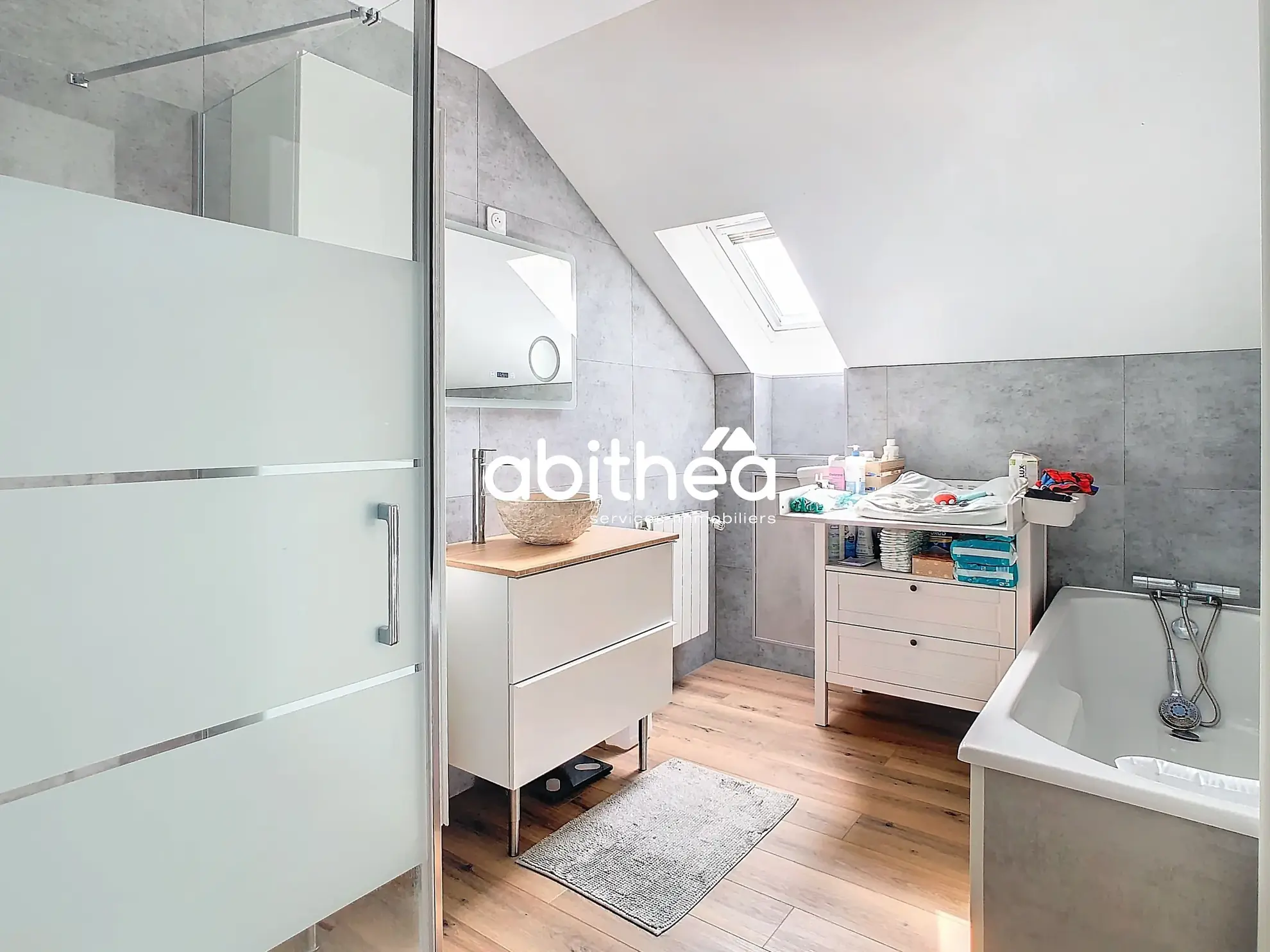 Maison individuelle à Harnes avec 4 chambres, jardin et garage 