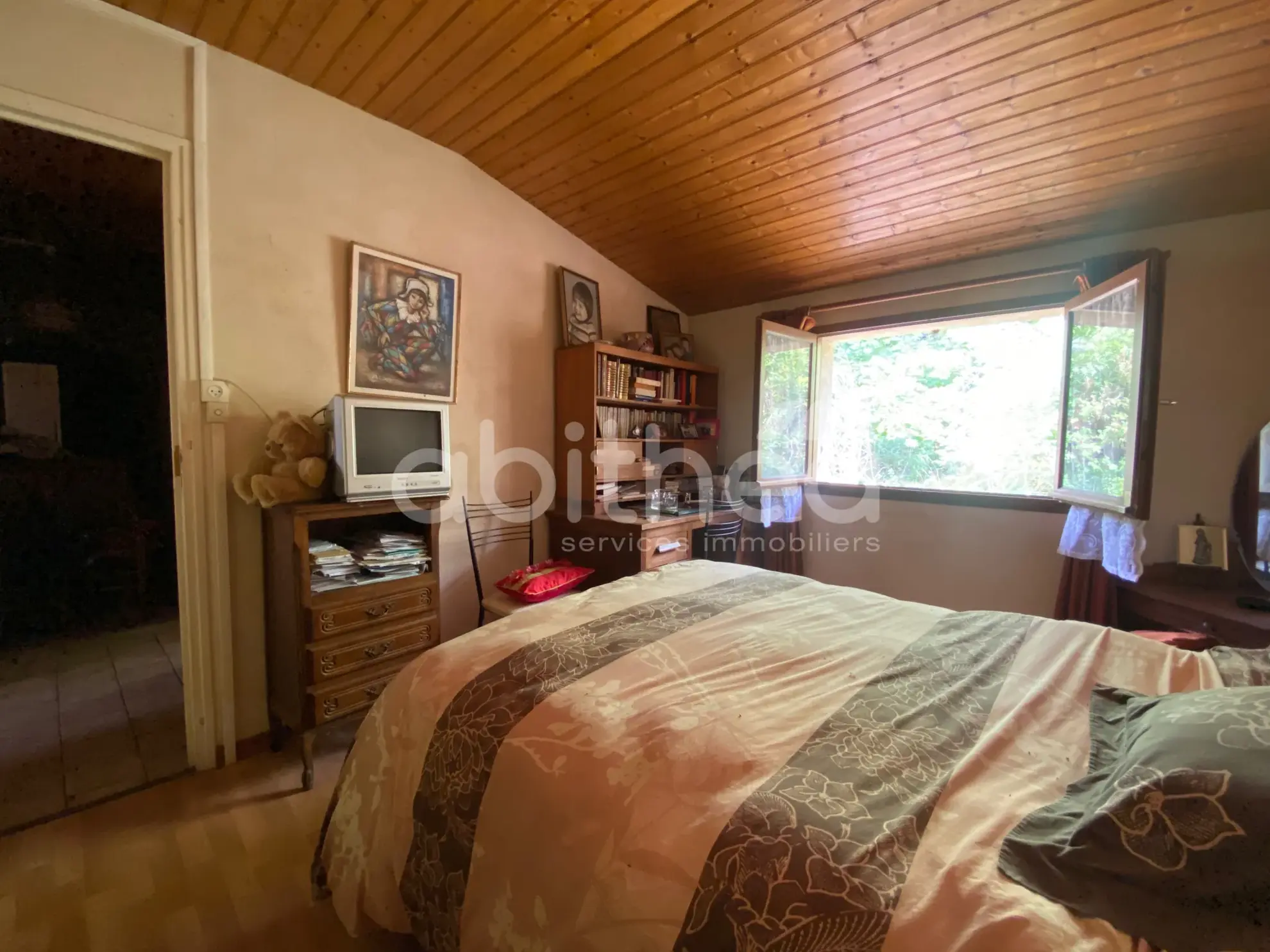 Maison à rénover avec grande grange et terrain à Cherves Châtelars (16310) 