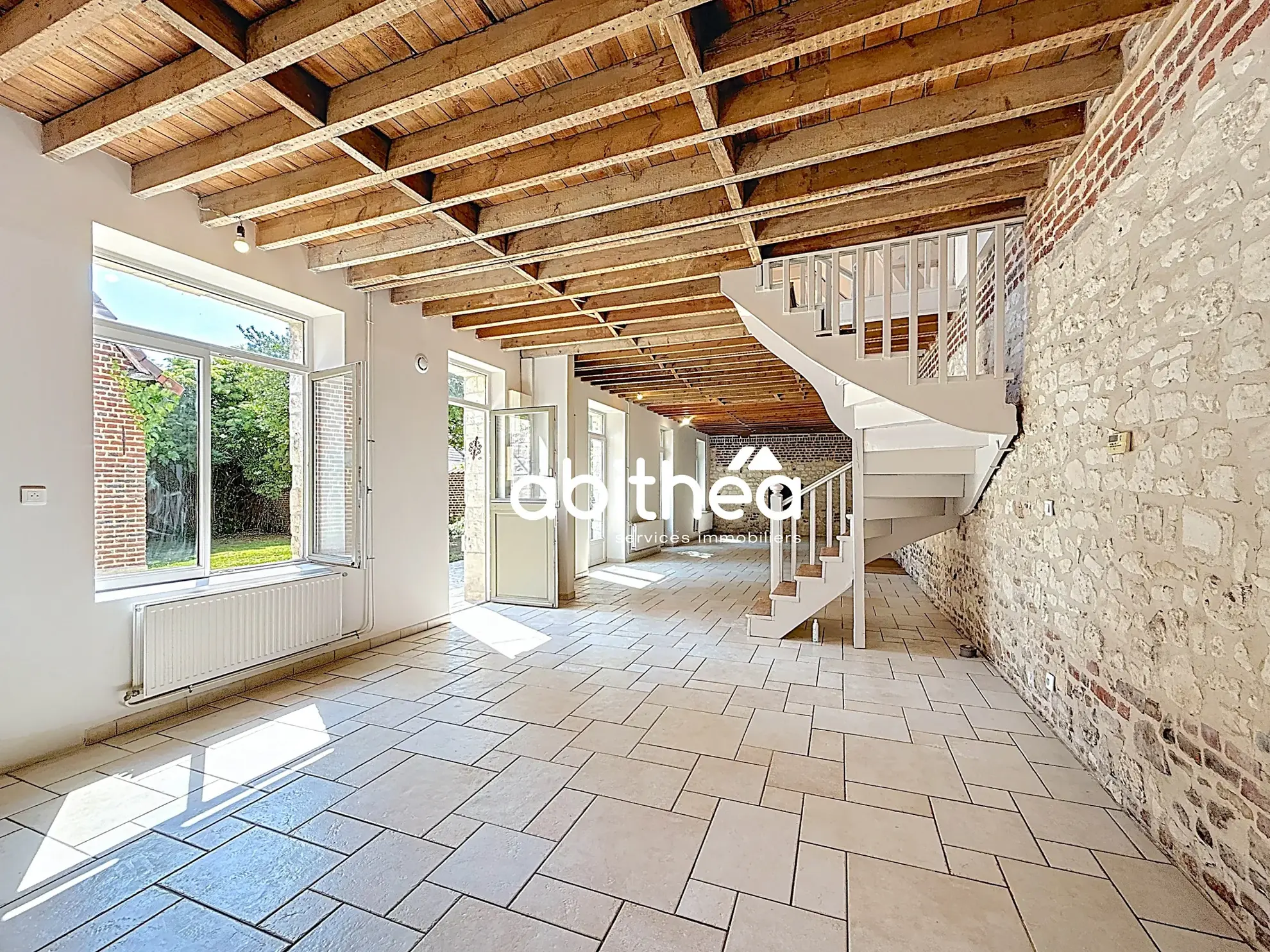 Belle longère en pierres blanches à Maroeuil avec dépendance et jardin ensoleillé 