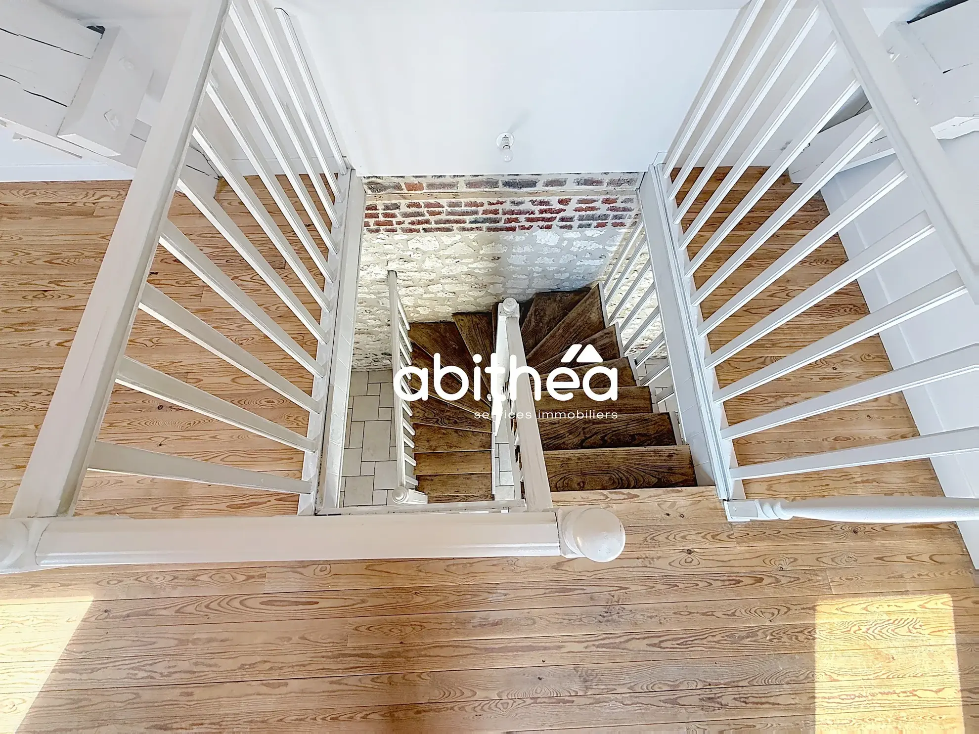 Belle longère en pierres blanches à Maroeuil avec dépendance et jardin ensoleillé 