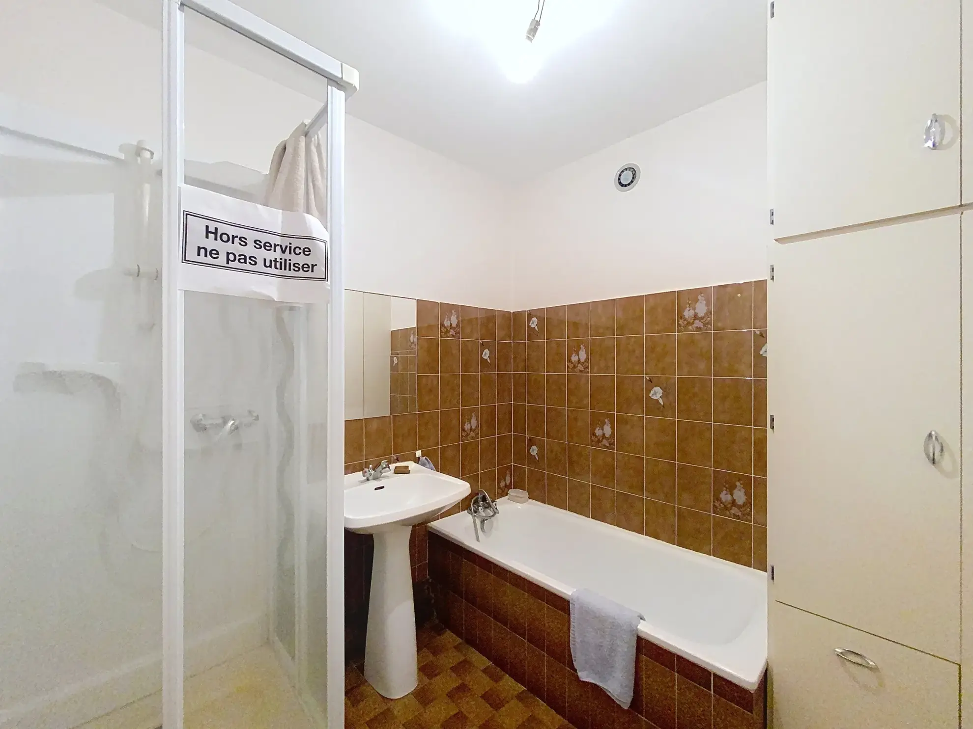 Bel appartement traversant de 78 m² avec balcon, garage et cave à Saint-Étienne 