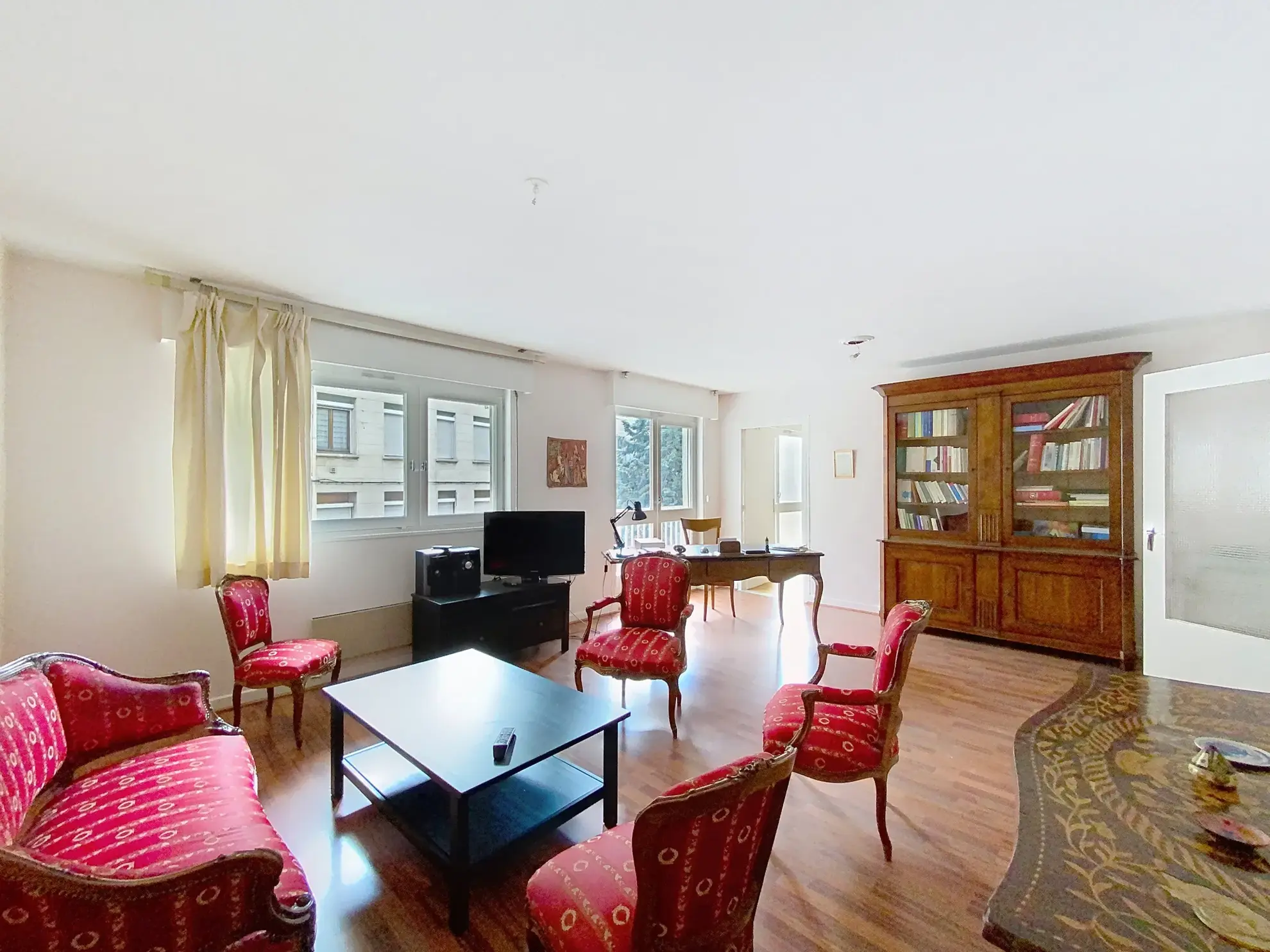 Bel appartement traversant de 78 m² avec balcon, garage et cave à Saint-Étienne