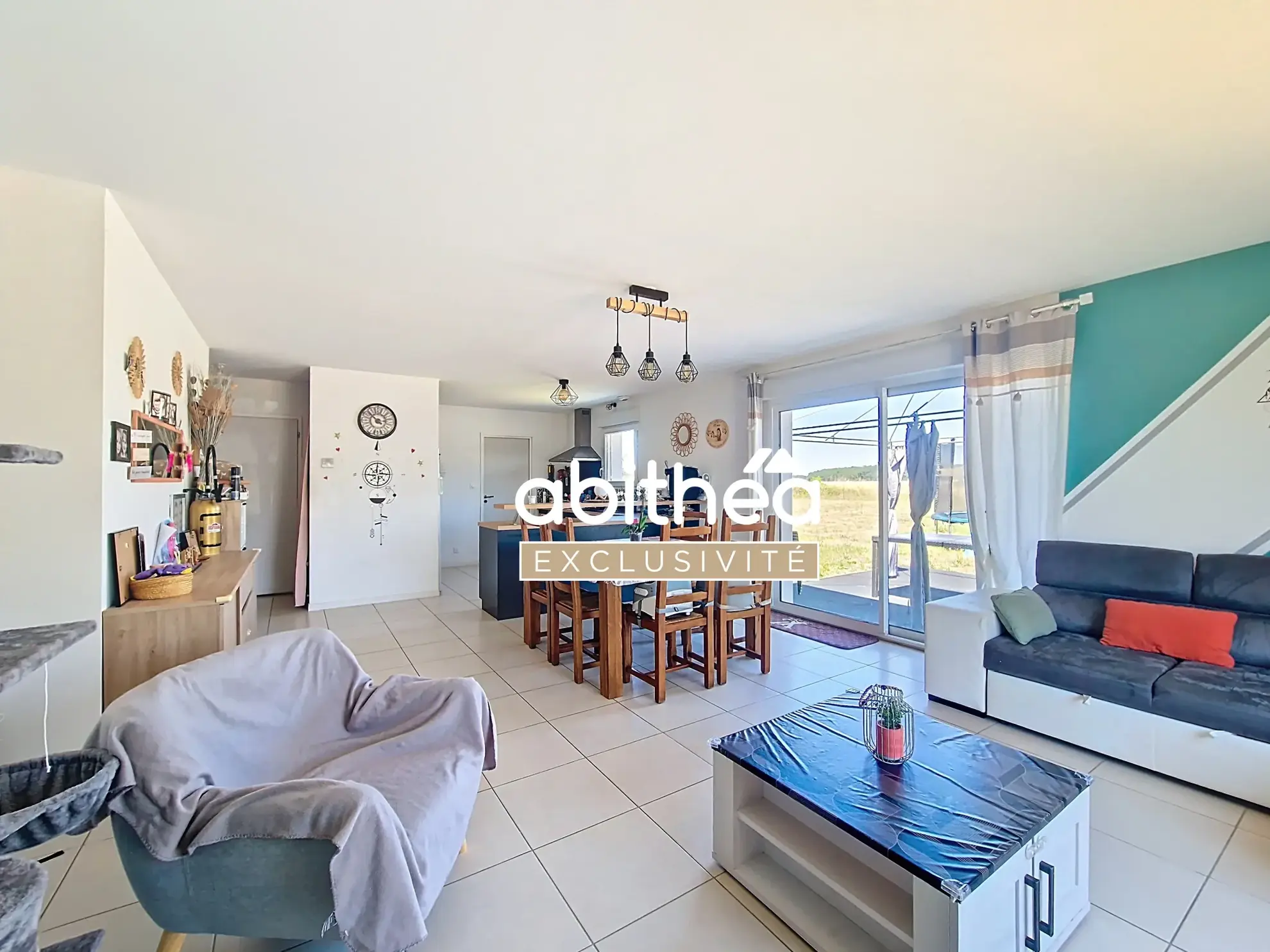 Maison contemporaine de plain-pied à Gémozac, 3 chambres et garage, proche commodités 