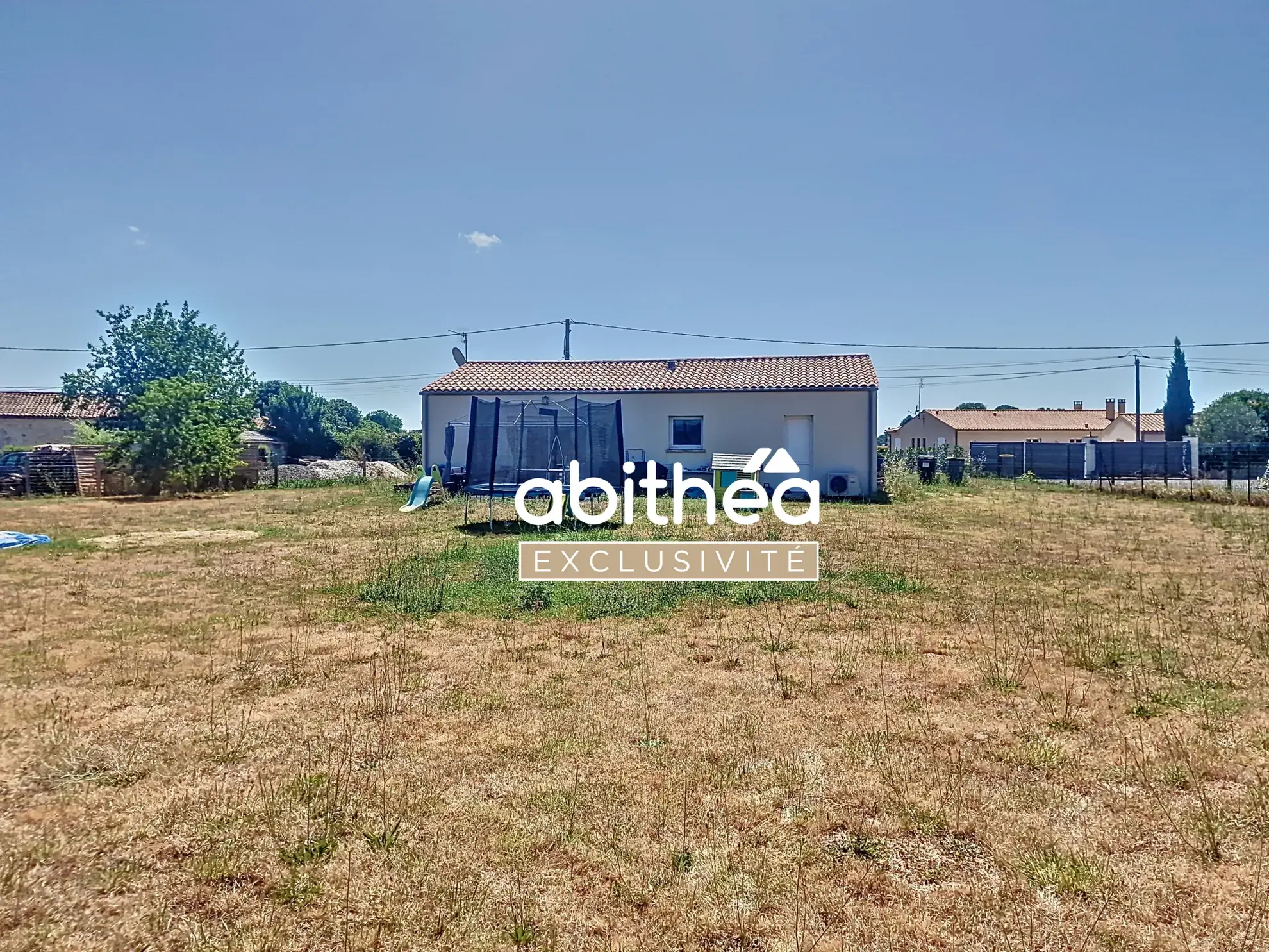 Maison contemporaine de plain-pied à Gémozac, 3 chambres et garage, proche commodités 