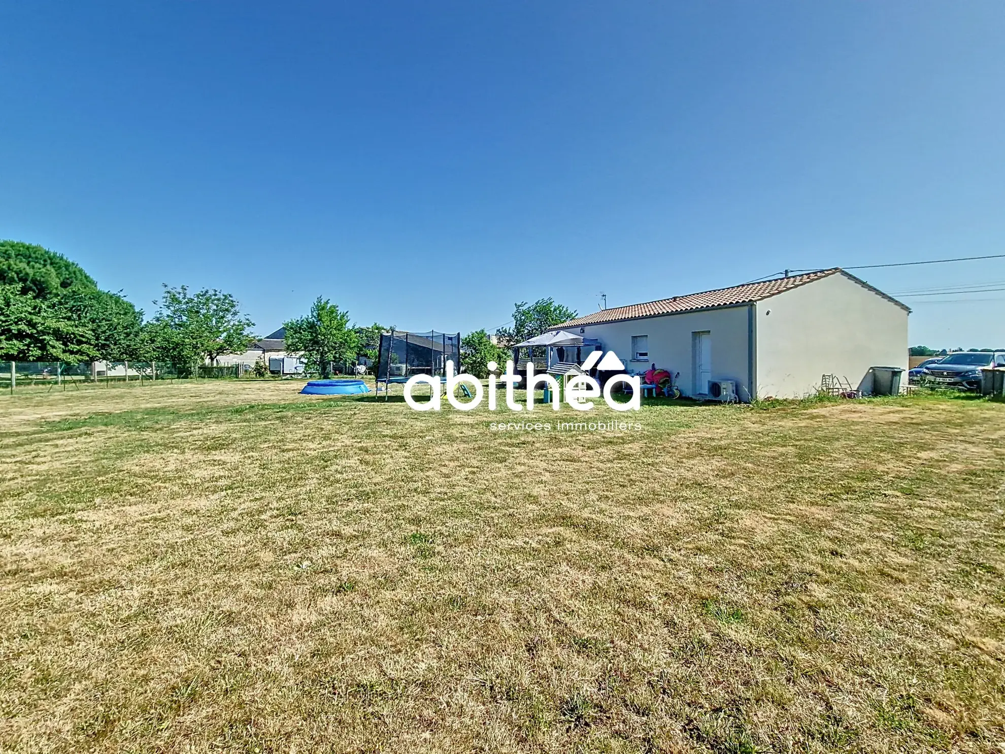 Maison contemporaine de plain-pied à Gémozac, 3 chambres et garage, proche commodités 