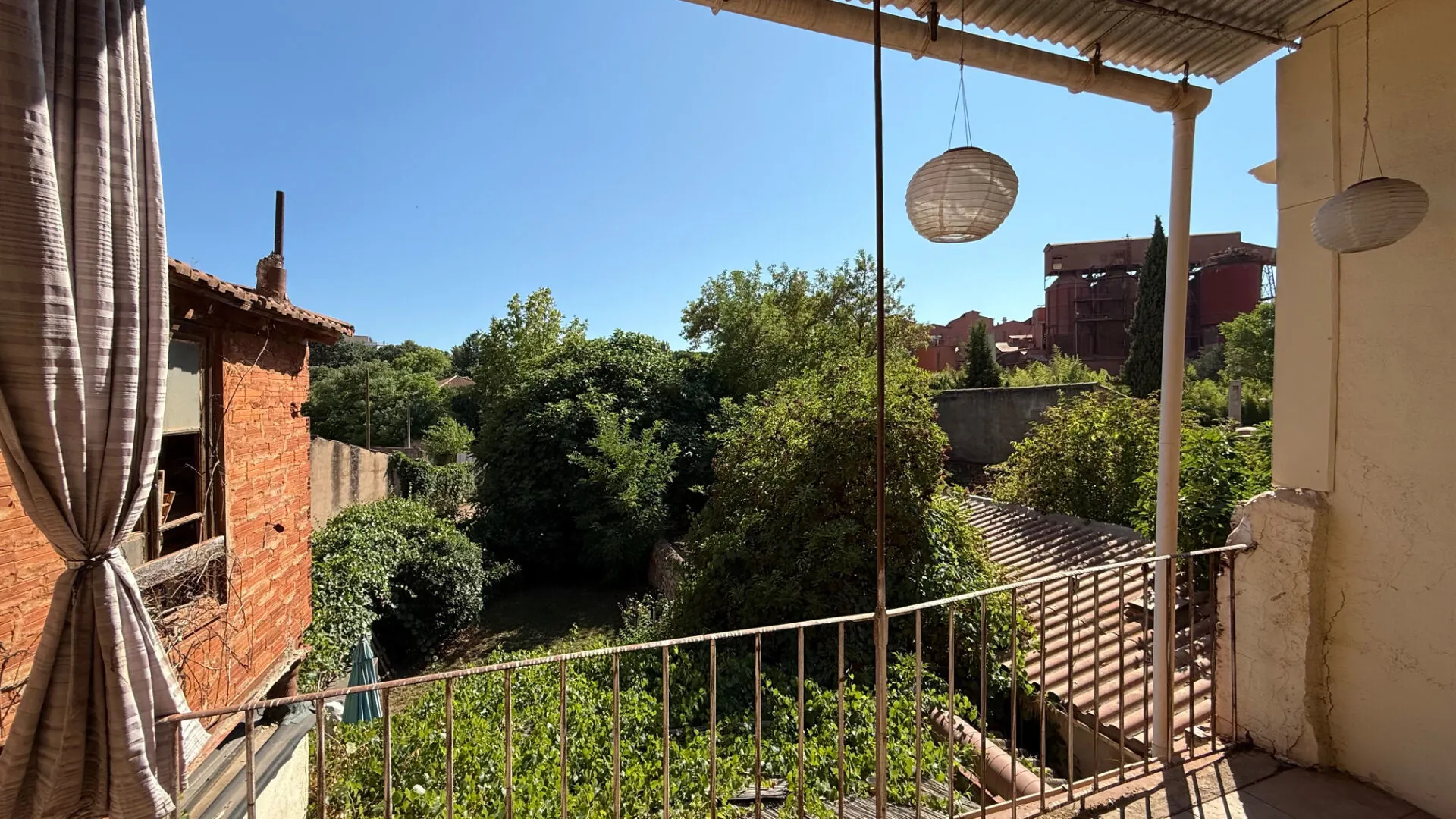 Appartement Type 3 à Gardanne avec terrasse et fort potentiel 