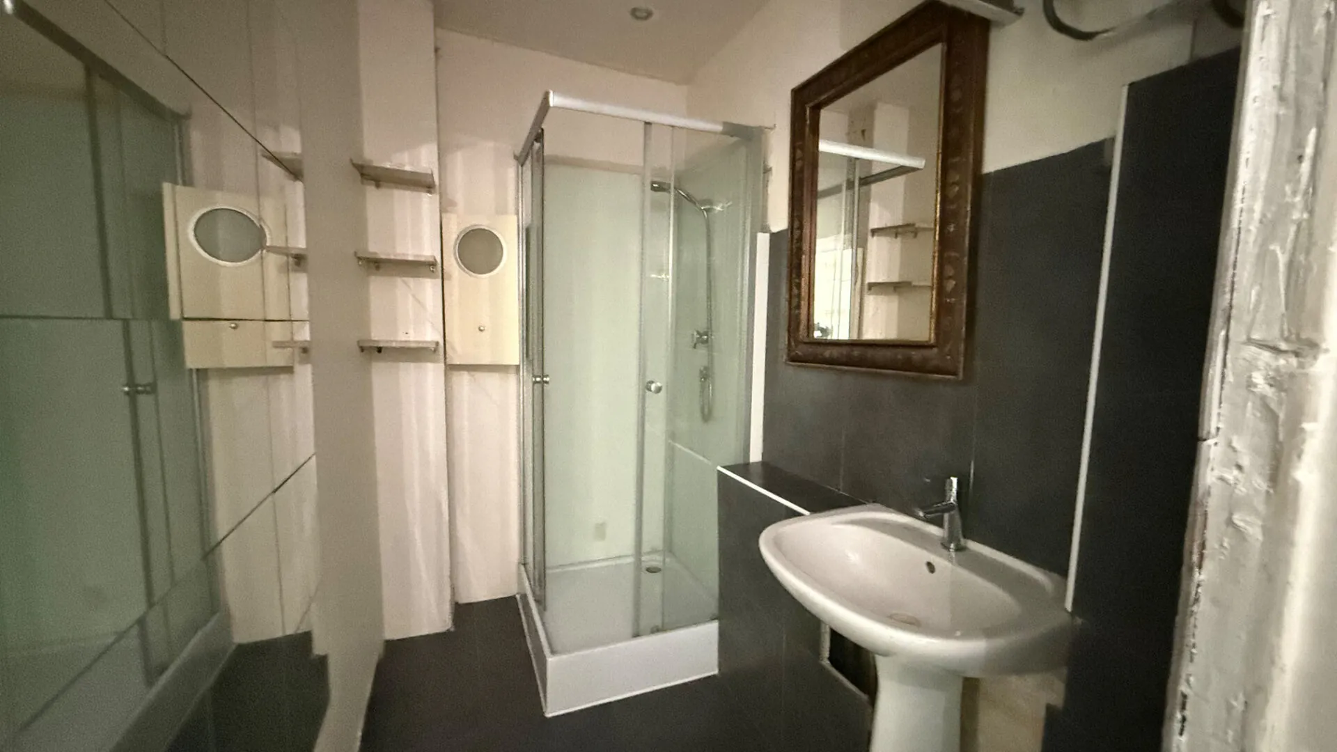 Appartement Type 3 à Gardanne avec terrasse et fort potentiel 