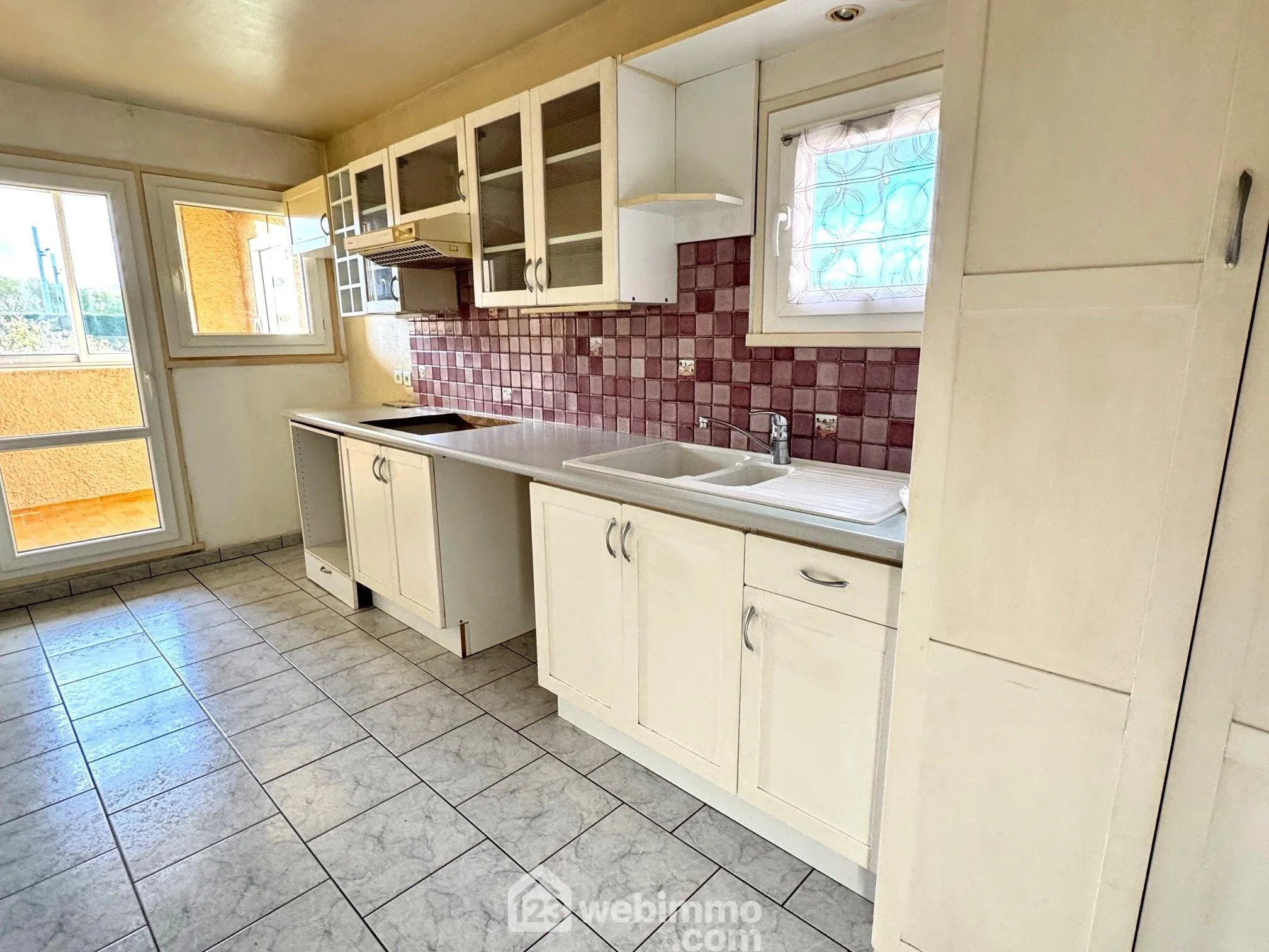 Appartement 82m² à Evry-Courcouronnes avec vue sur parc, proche commodités 