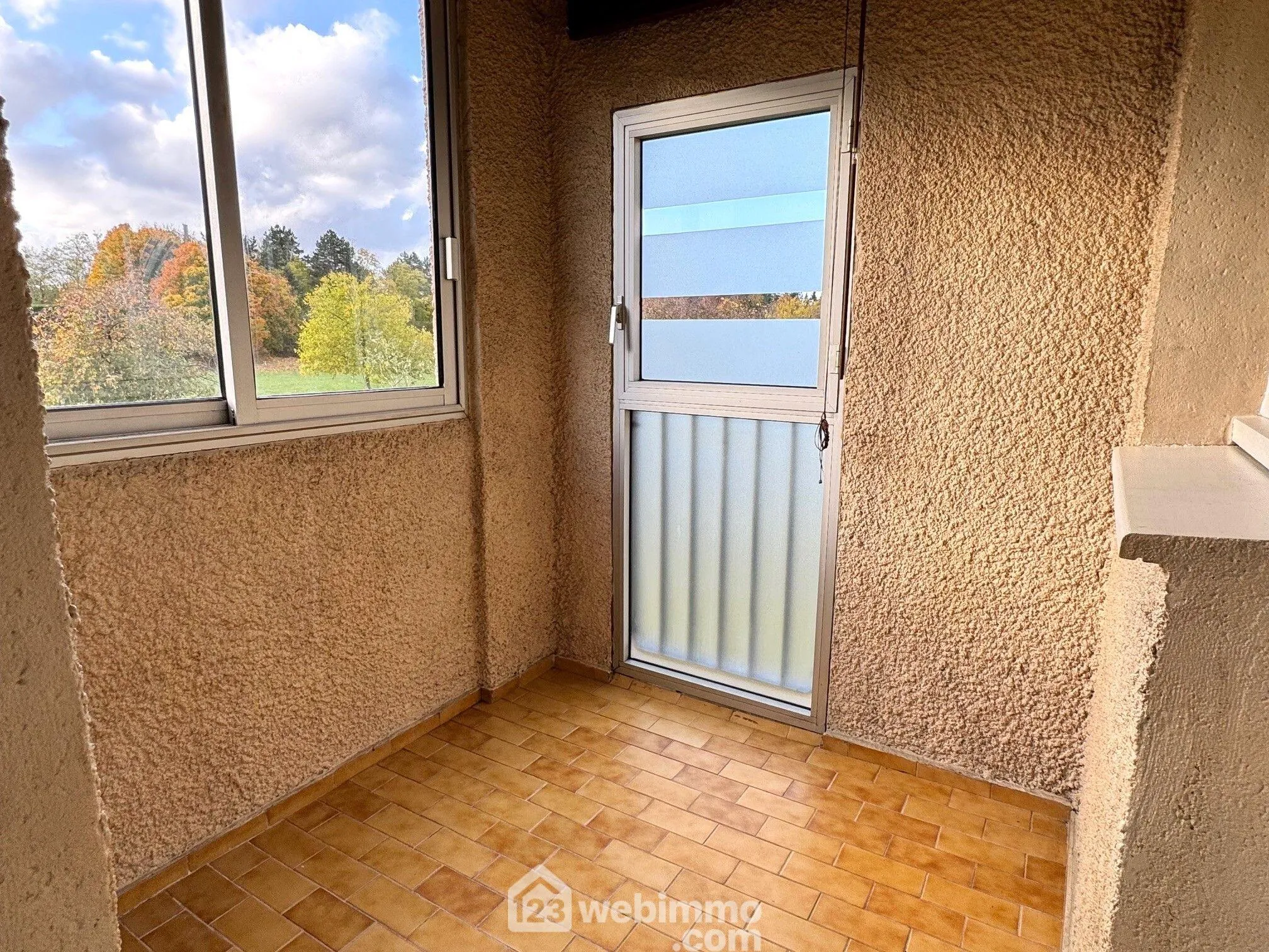 Appartement 82m² à Evry-Courcouronnes avec vue sur parc, proche commodités 