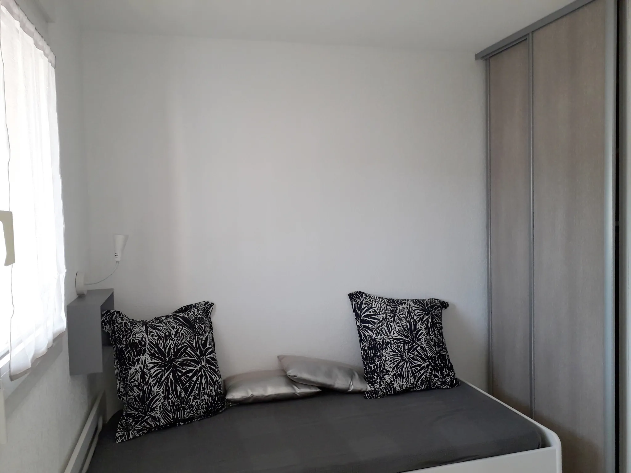 Charmant T2 avec terrasse à Carqueiranne, proximité plages et centre-ville 