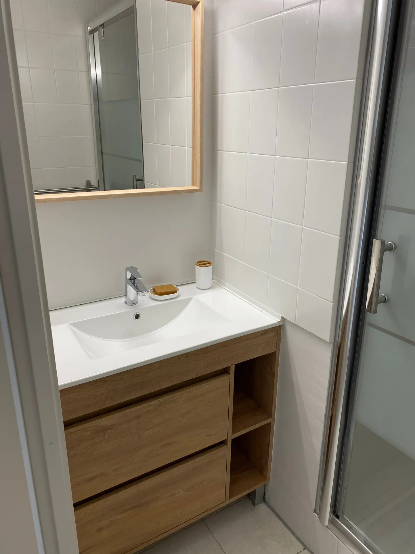 Charmant T2 avec terrasse à Carqueiranne, proximité plages et centre-ville 