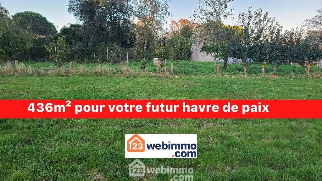 Terrain constructible de 436 m² à Talmont-Saint-Hilaire, proche du château 