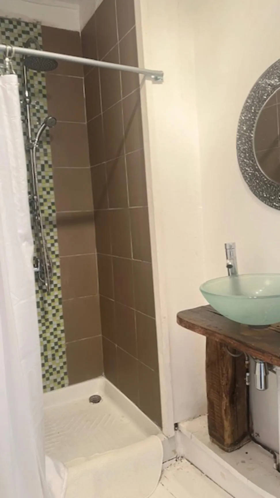 Maison de campagne avec jardin à Itzac, calme et potentielle rénovation 