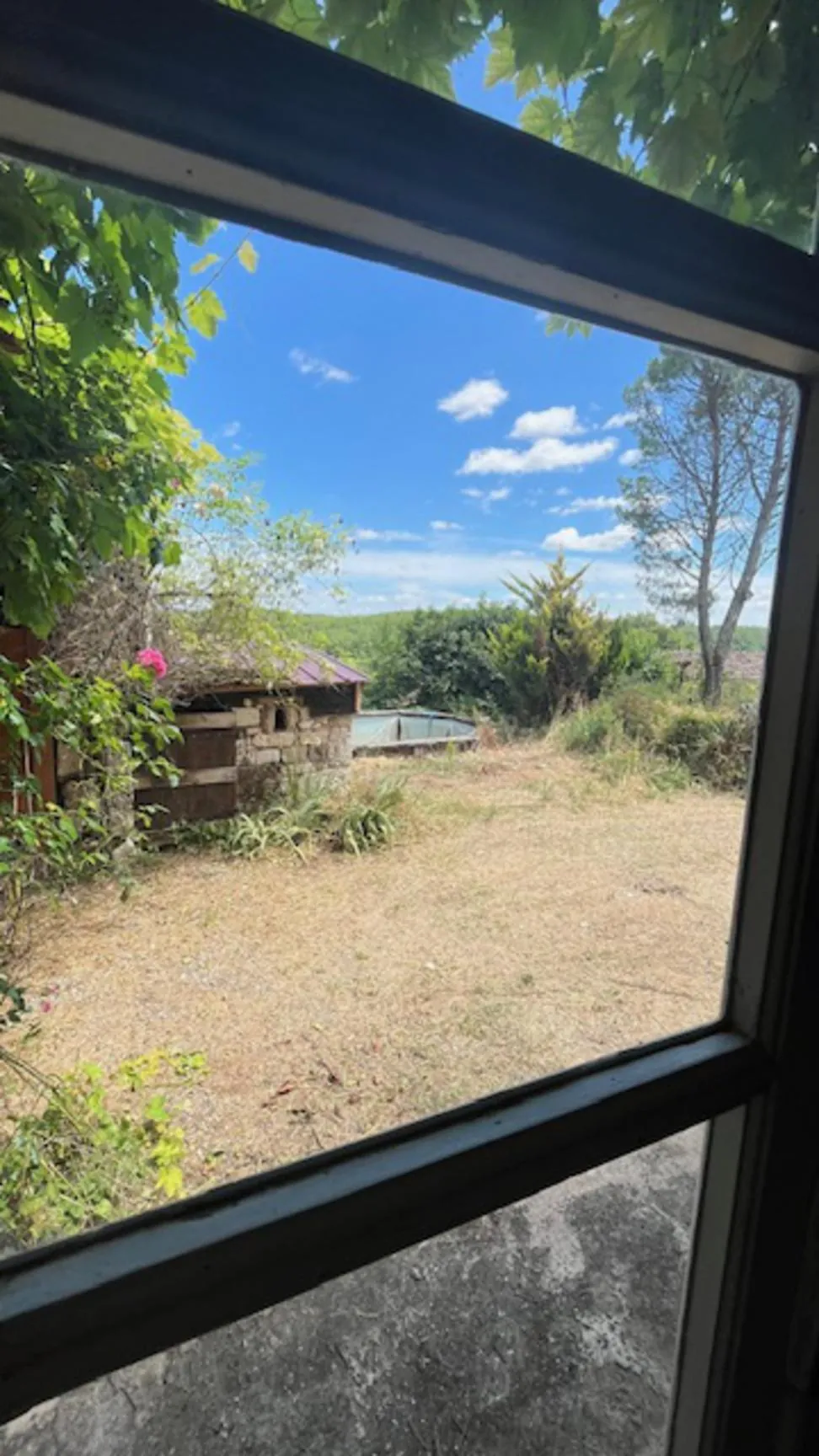 Maison de campagne avec jardin à Itzac, calme et potentielle rénovation 