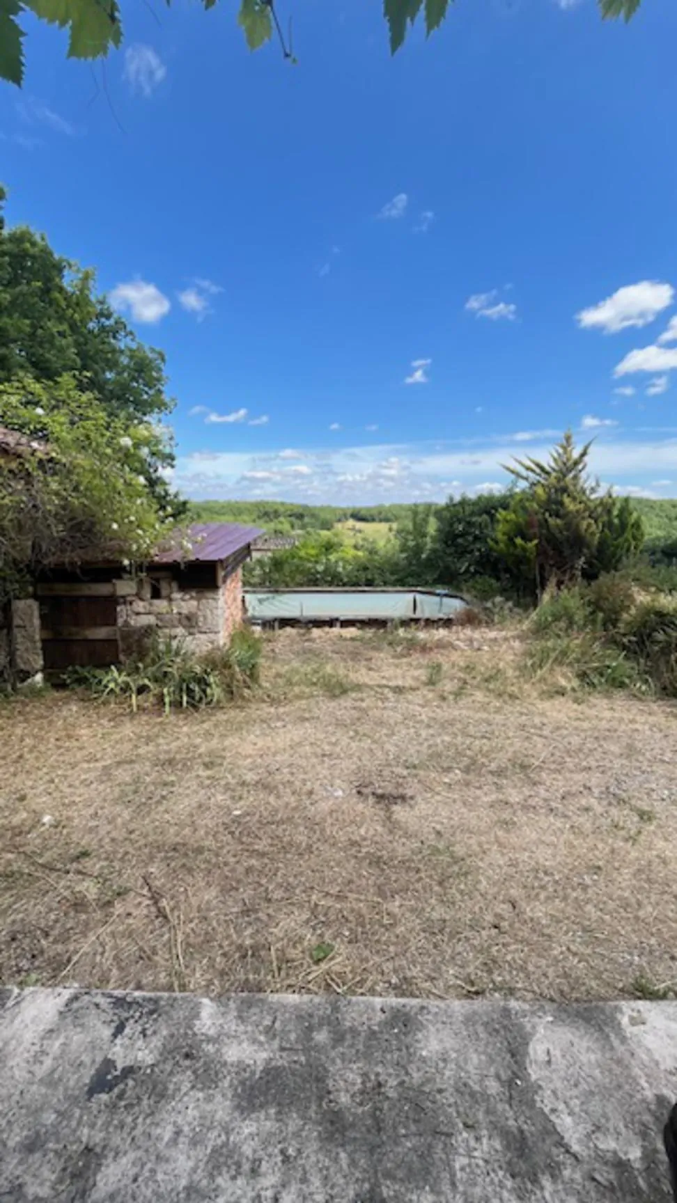 Maison de campagne avec jardin à Itzac, calme et potentielle rénovation 