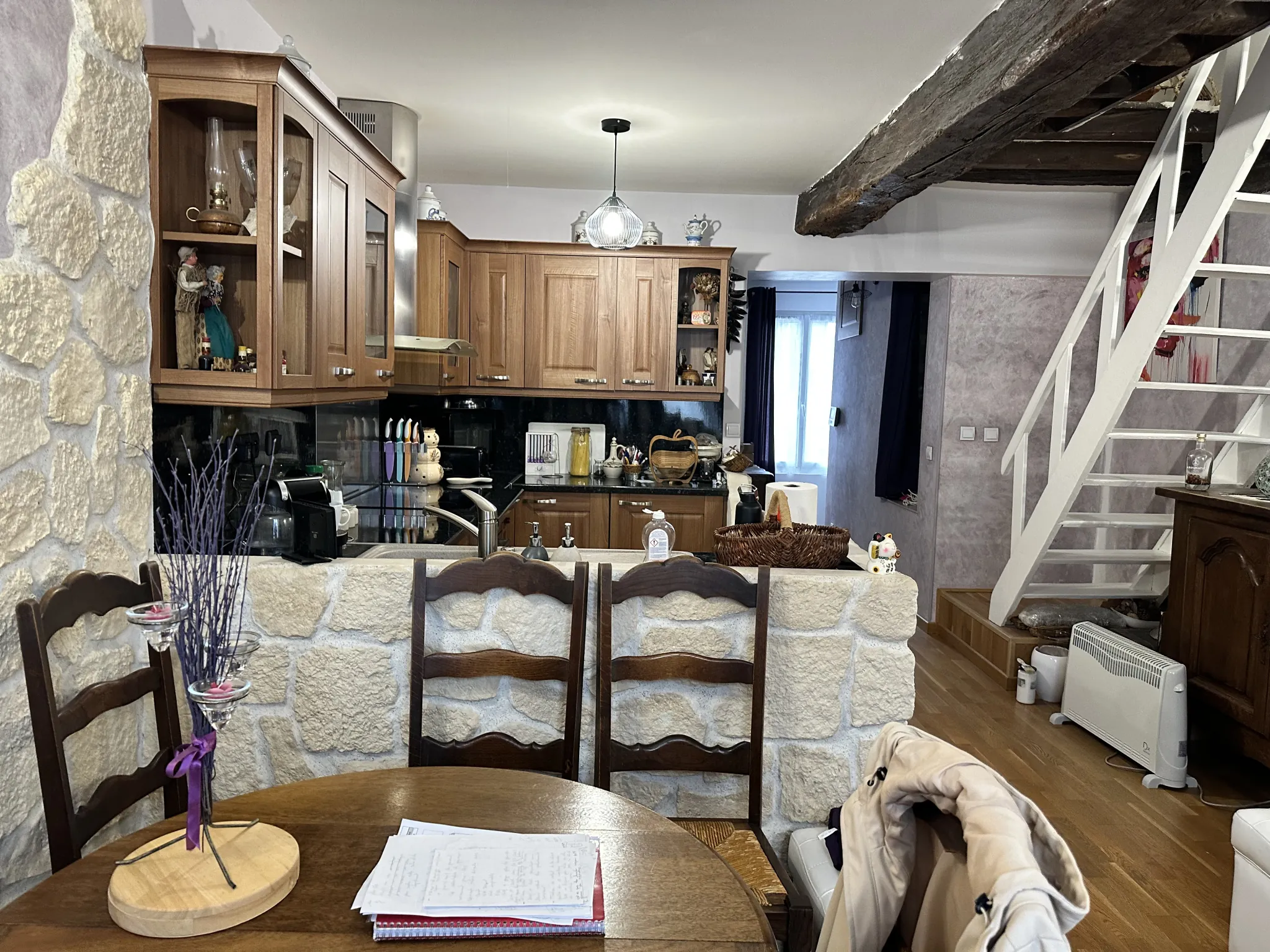 Opportunité d'investissement immobilier avec local commercial et appartement à Neuilly-en-Thelle 